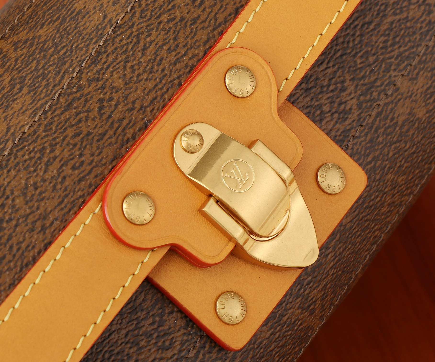 LV Soul Trunk East West M11536 29x17.5x10CM