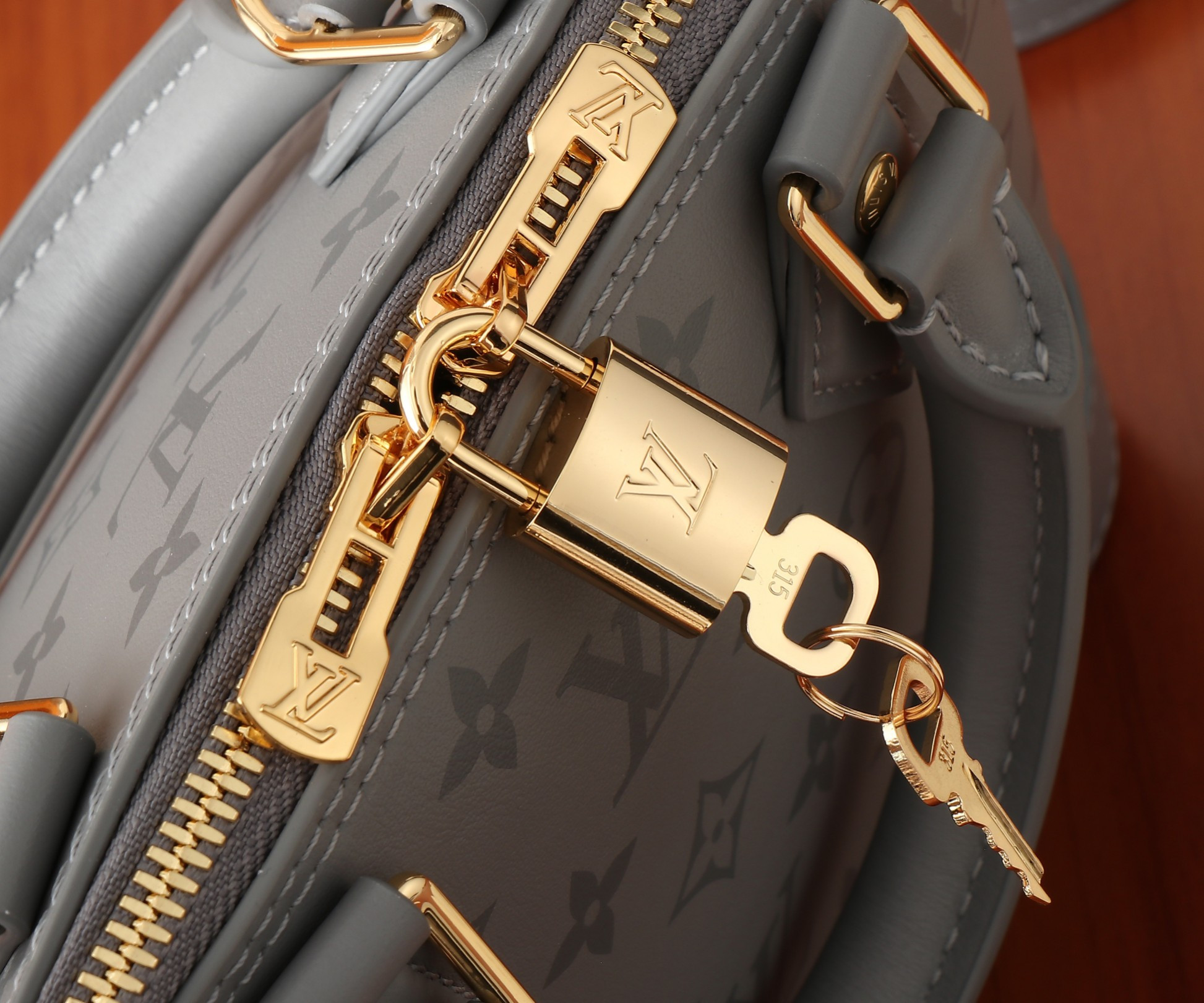 LV Monogram Ink Alma BB M12561 23.5x17.5x11.5CM