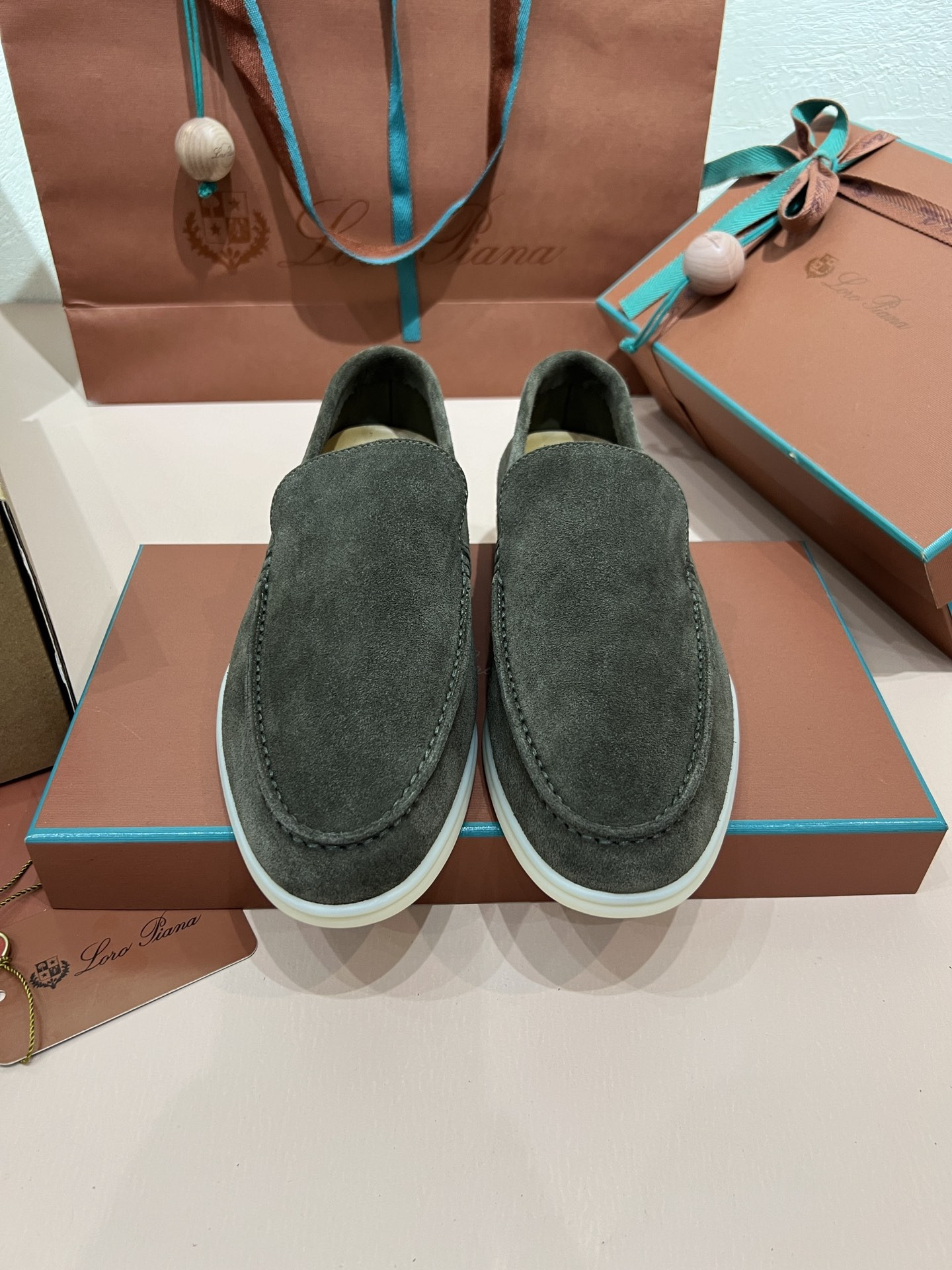 ua L**o p*ana summer walk loafers