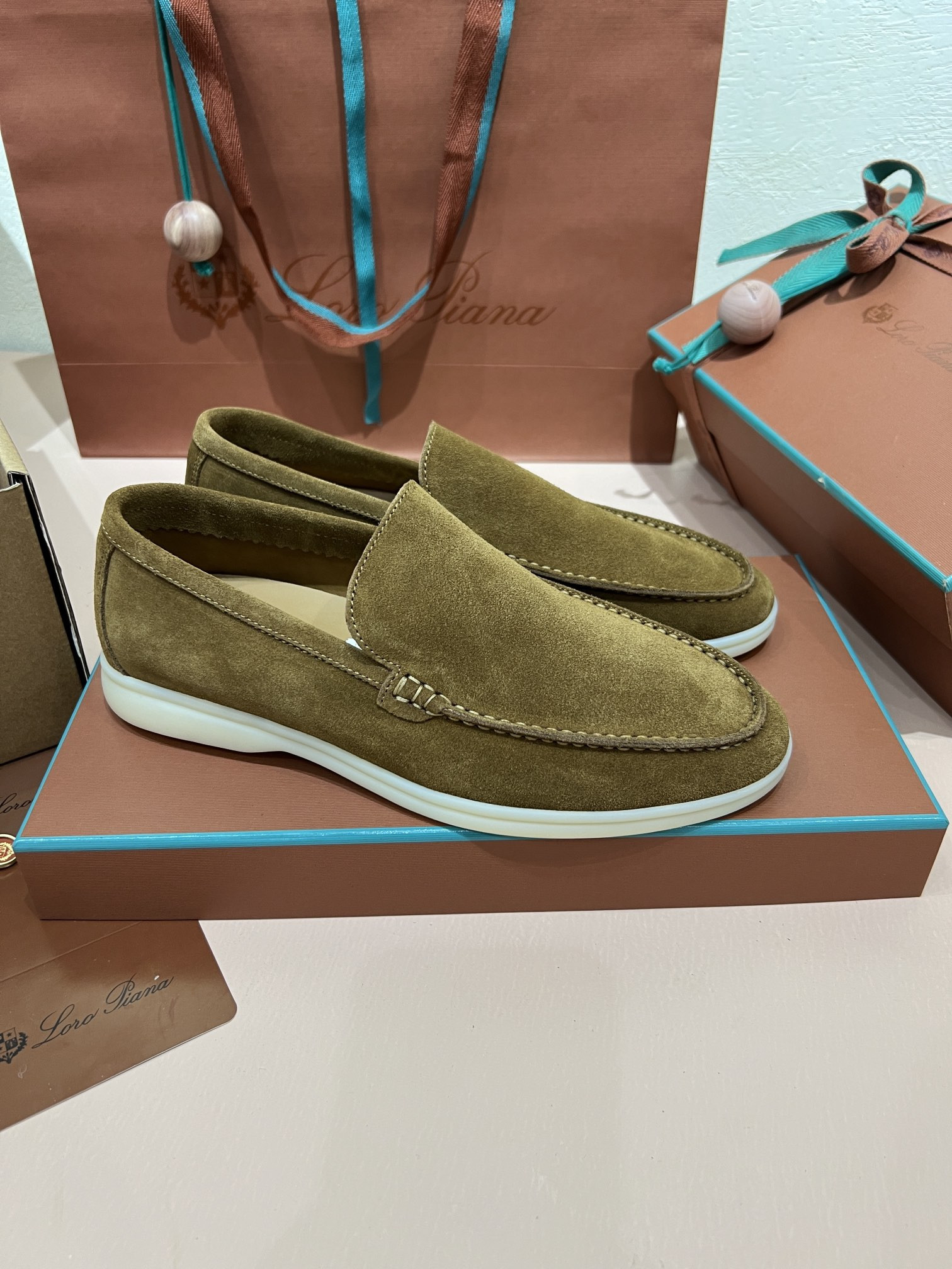 ua L**o p*ana summer walk loafers