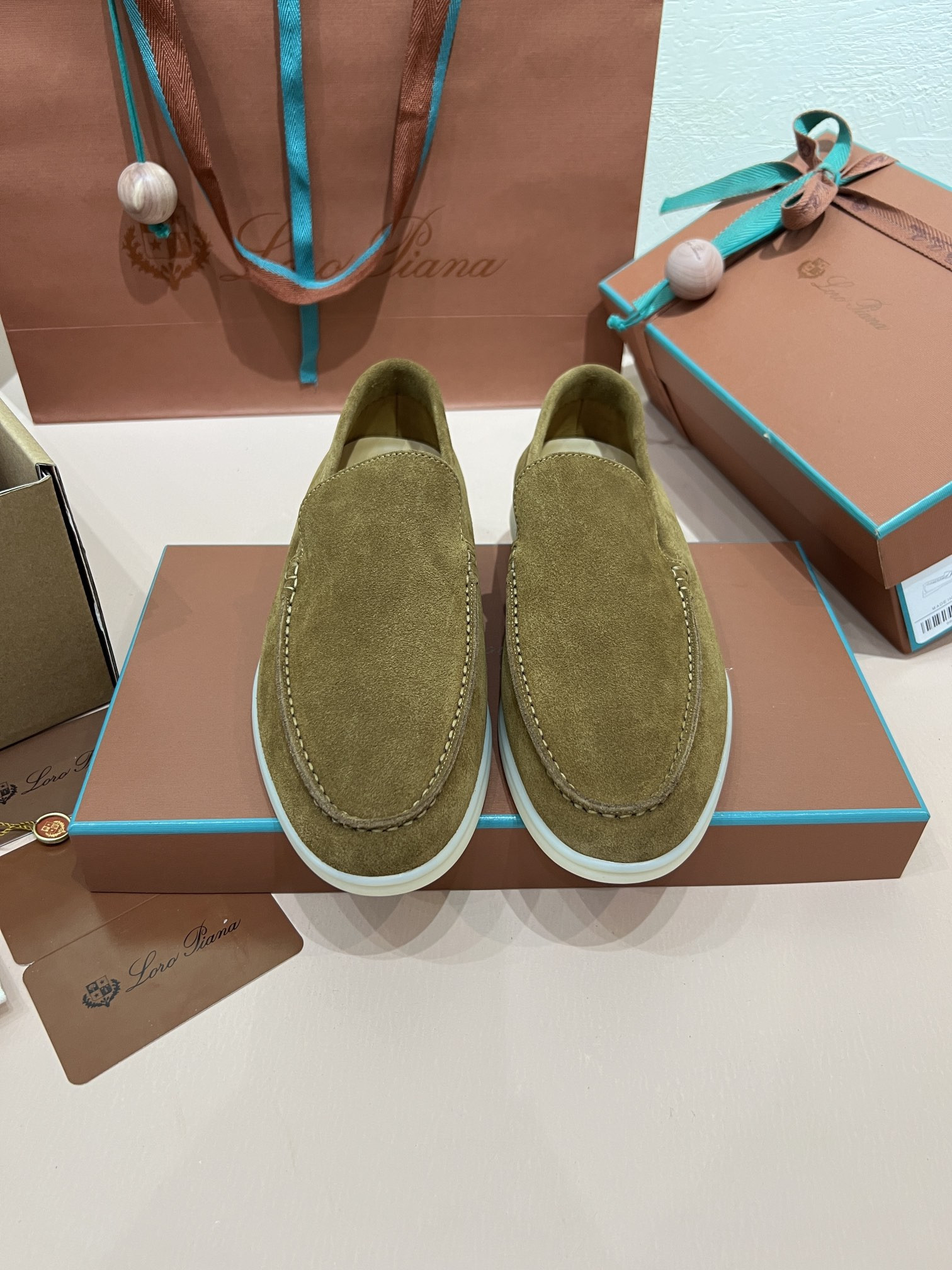 ua L**o p*ana summer walk loafers