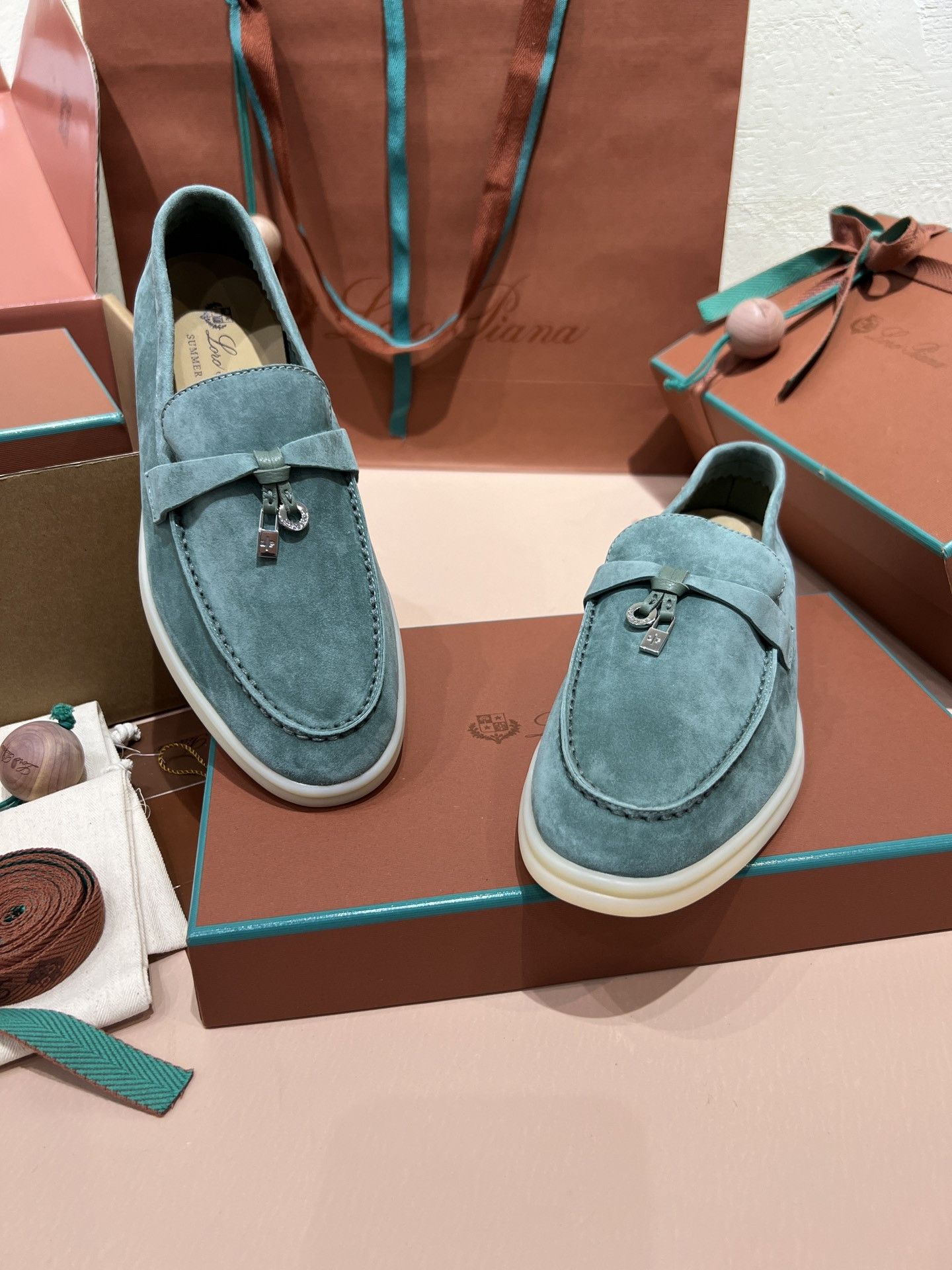 ua L**o p*ana summer charms walk loafers