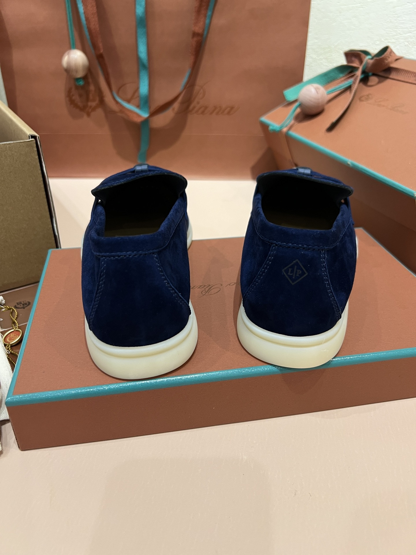 ua L**o p*ana summer charms walk loafers
