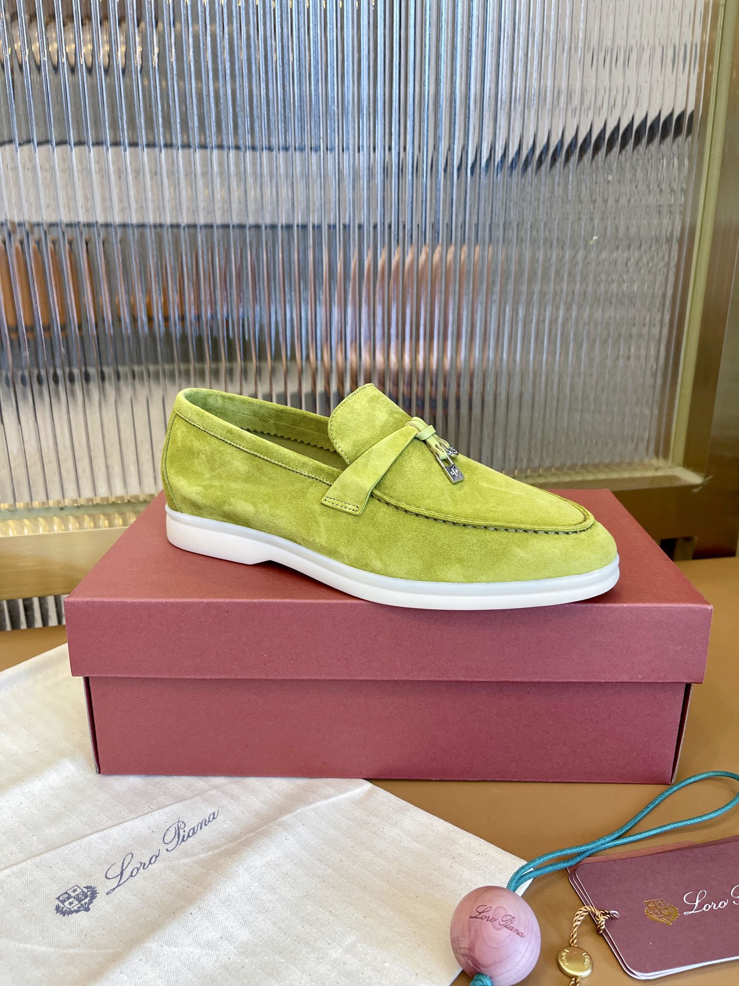 ua L**o p*ana summer charms walk loafers