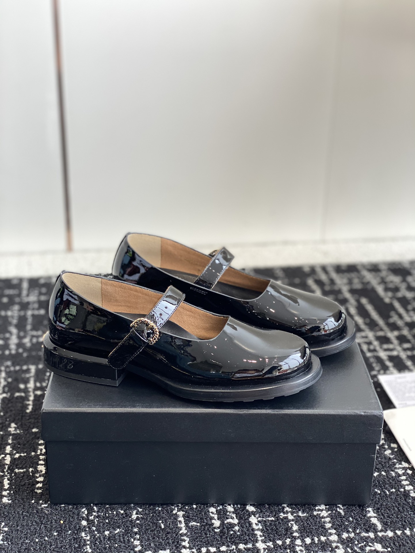 ua Ch*el mary janes
