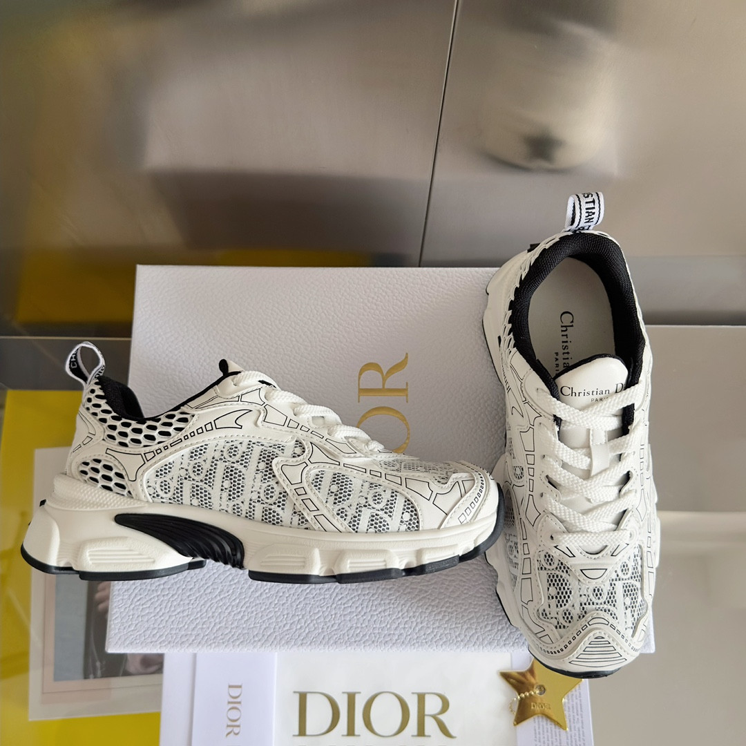 ua D*or vibe sneaker