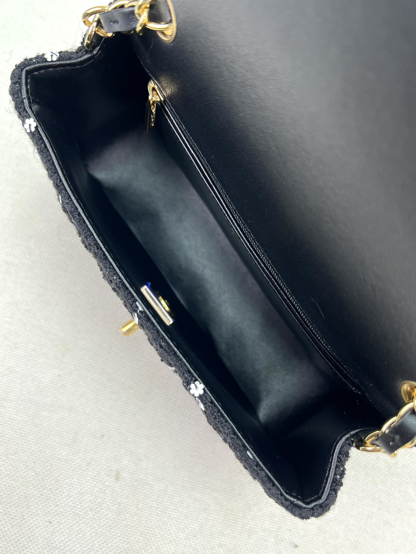Ch*el classic flap bag 20cm