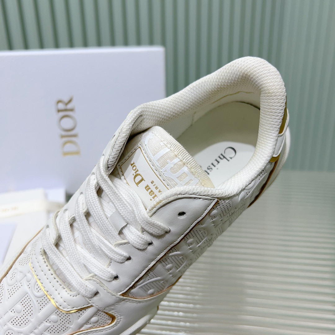 ua D*or one sneaker