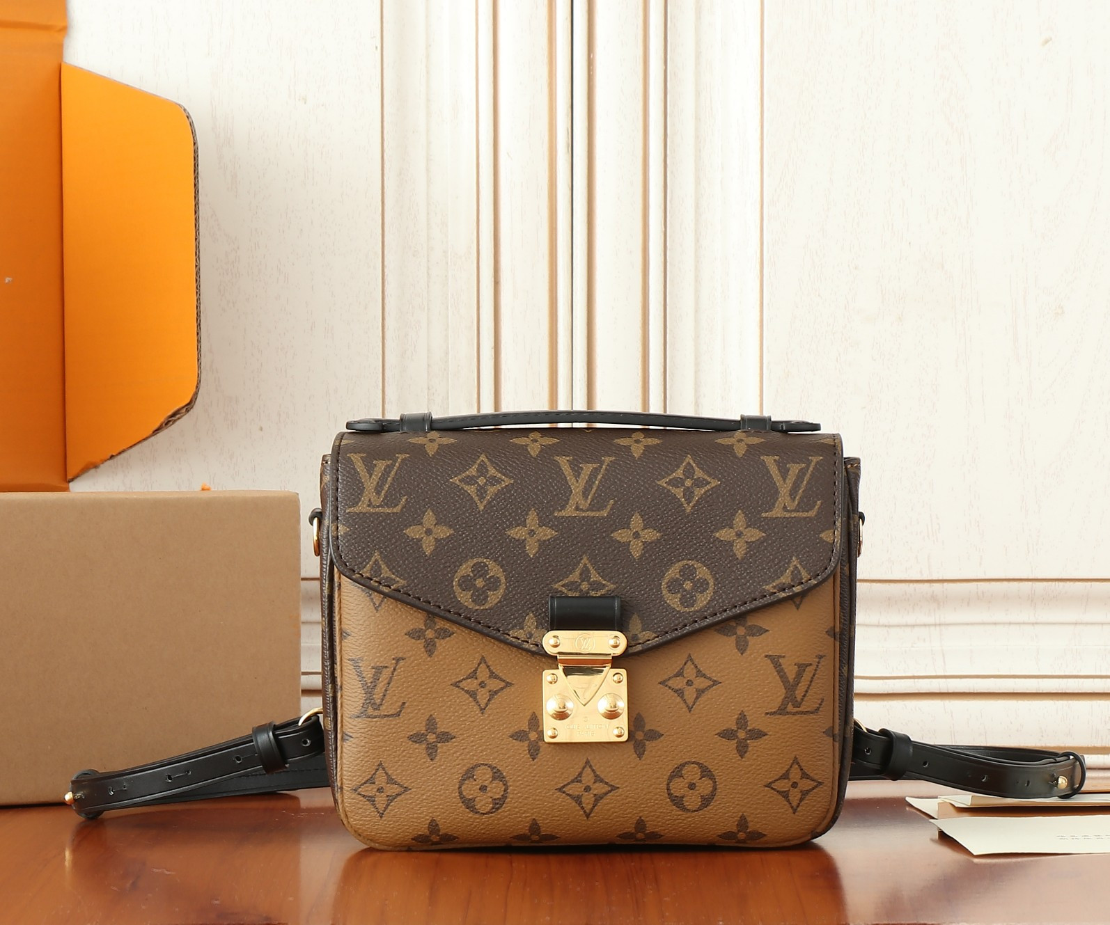 LV Pochette Métis Backpack M11941 20x17x7CM