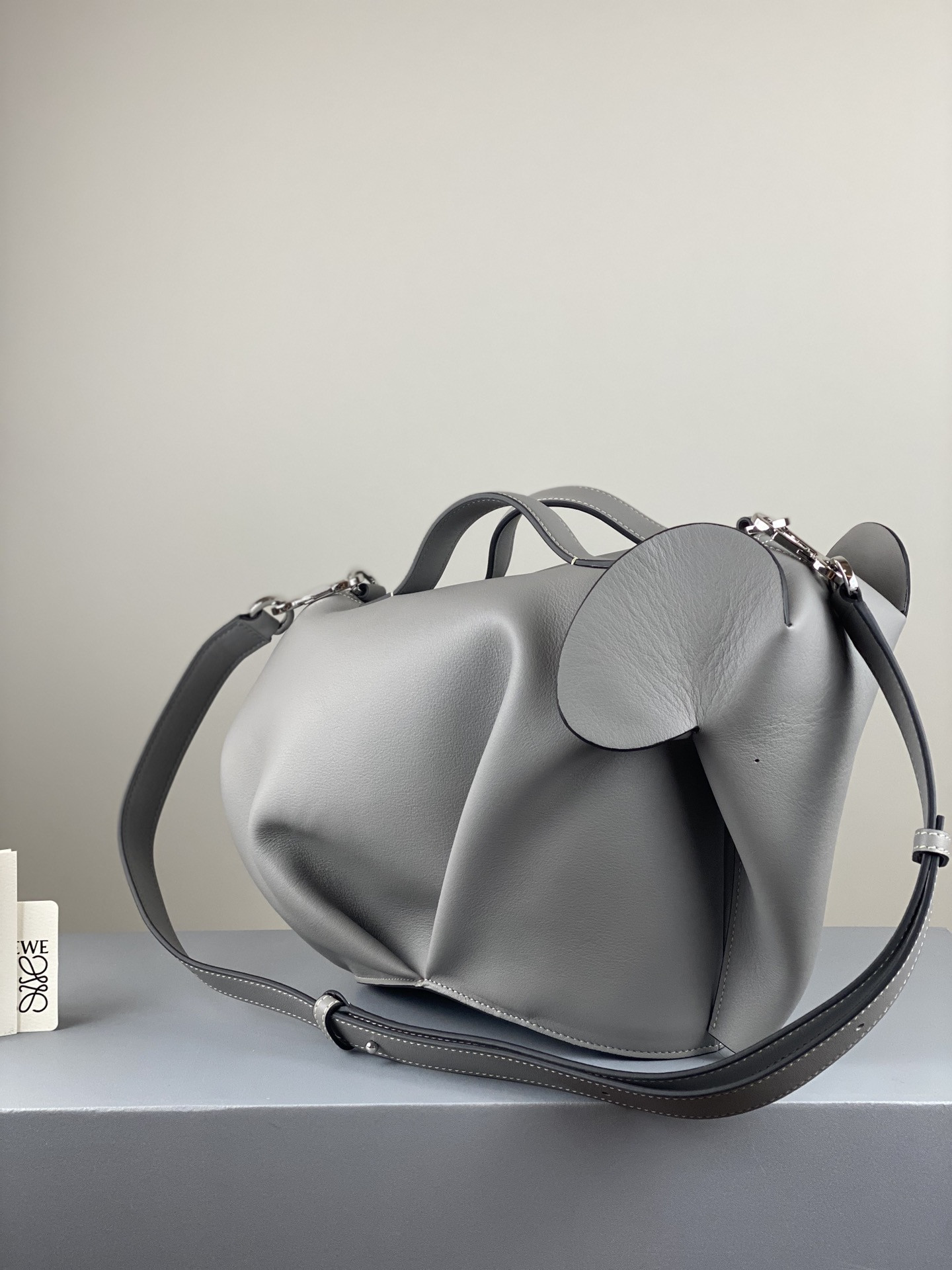 L0ew* large elephant bag 36x26.5x22cm