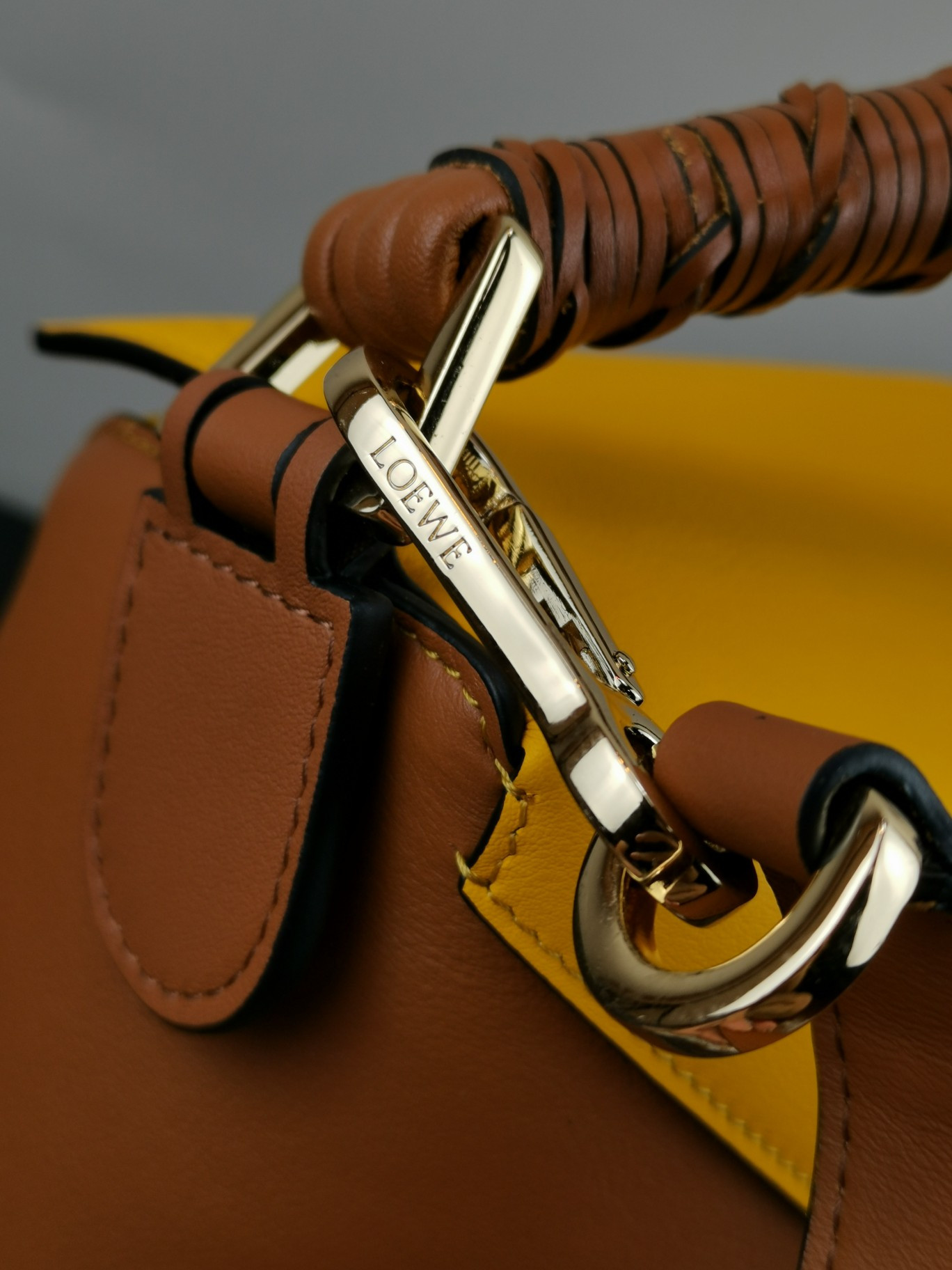 L0ew* small puzzle bag in classic calfskin 24x10.5x16.5cm