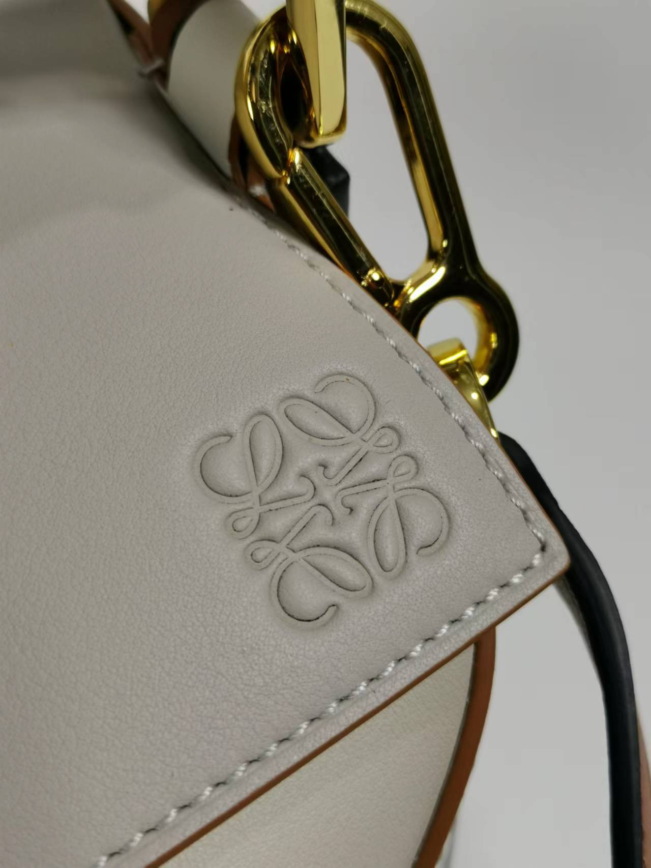 L0ew* small puzzle bag in classic calfskin 24x10.5x16.5cm