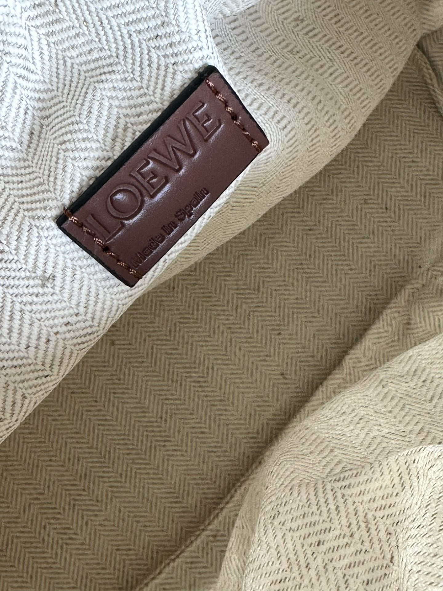 L0ew* anagram tote 32x27x11cm