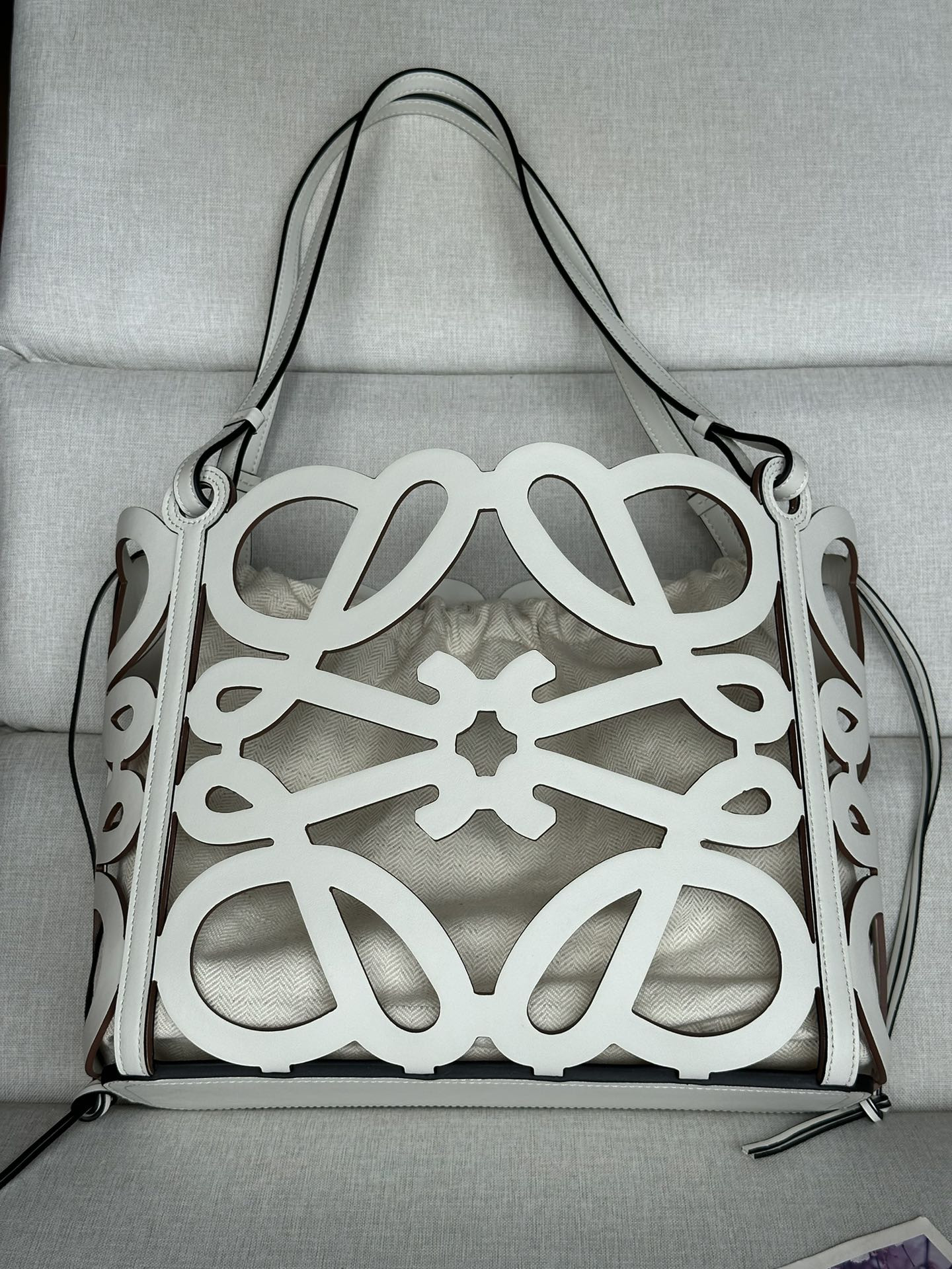 L0ew* anagram tote 32x27x11cm