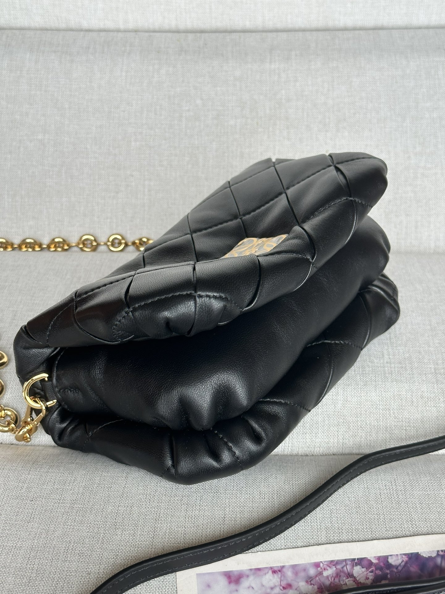 L0ew* mini puffer goya in pleated shiny nappa lambskin 20x6x13cm