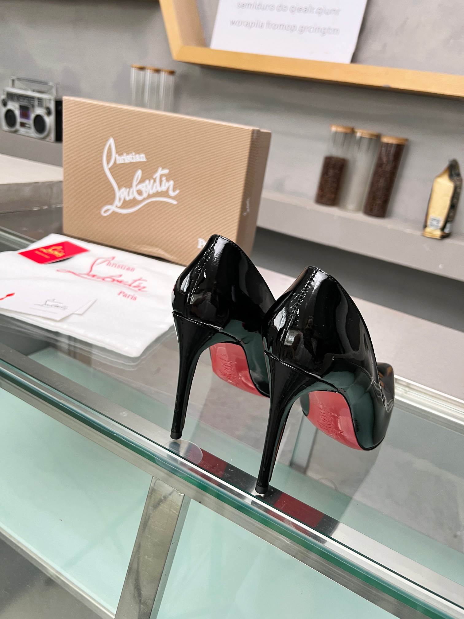 ua ch**an louboutin cl red-botT0m shoes
