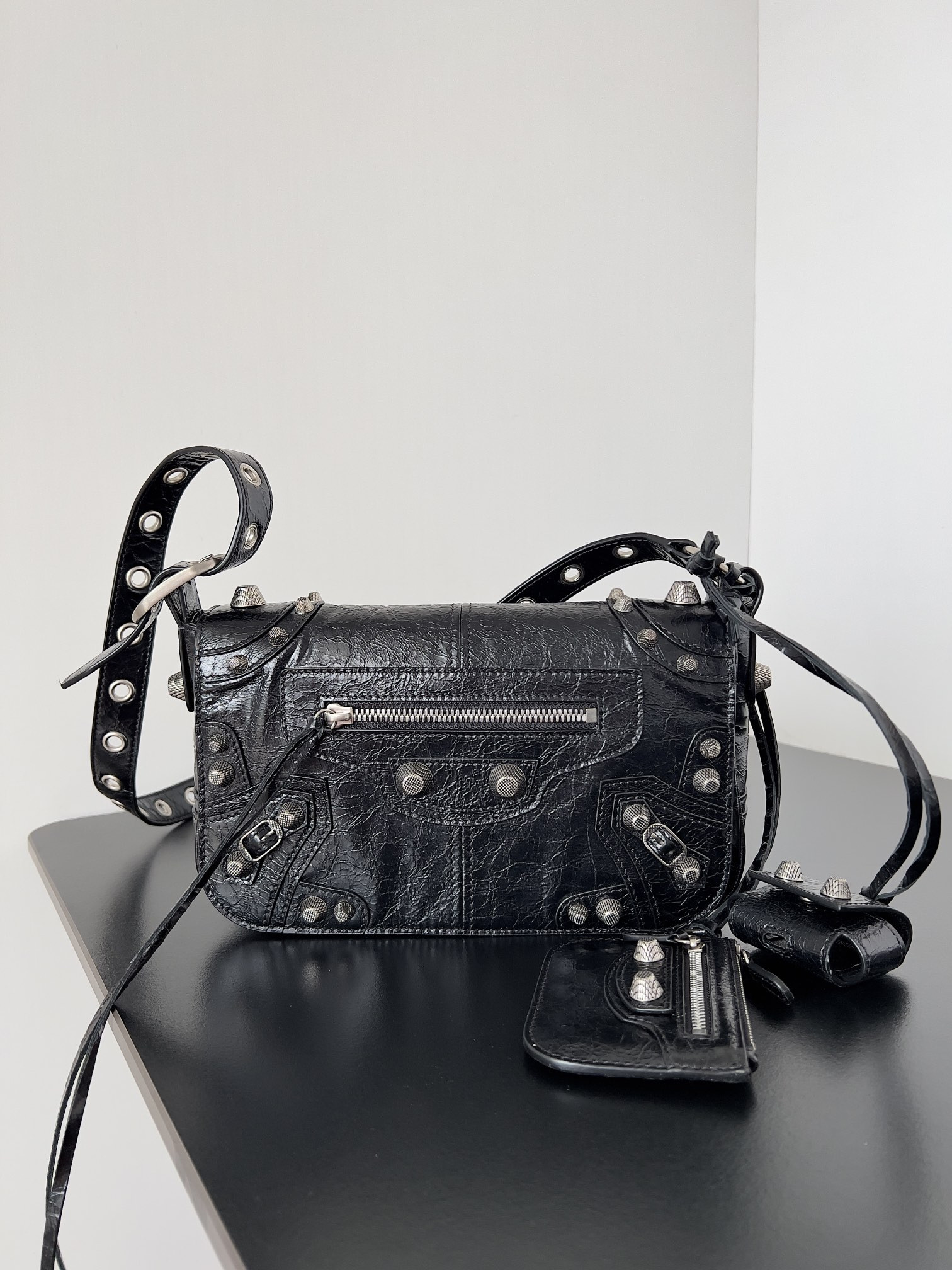 Ba*len*cia*ga le cagole mini flap bag in black 20 x 14 x 5 cm