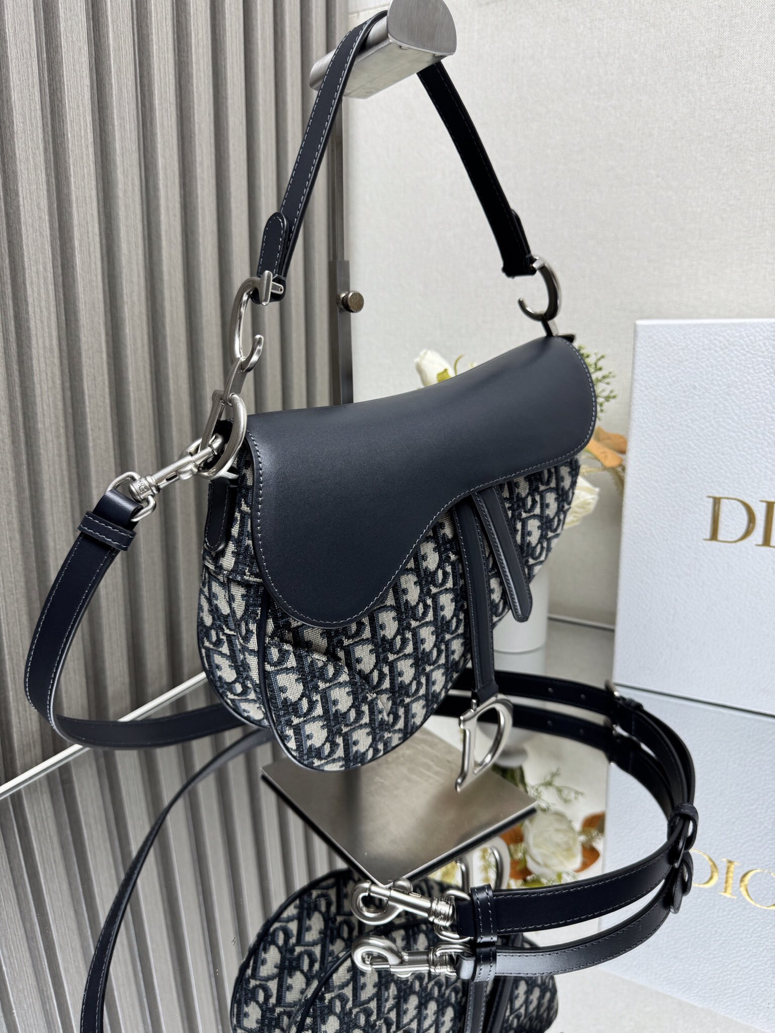 D*or saddle bag 25.5 x 20 x 6.5 cm