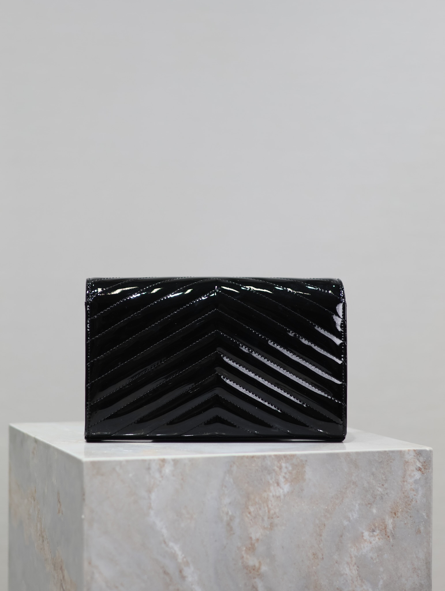 Y*L cassandra monogram classic chain wallet in patent leather 22.5 x 14 x 4cm