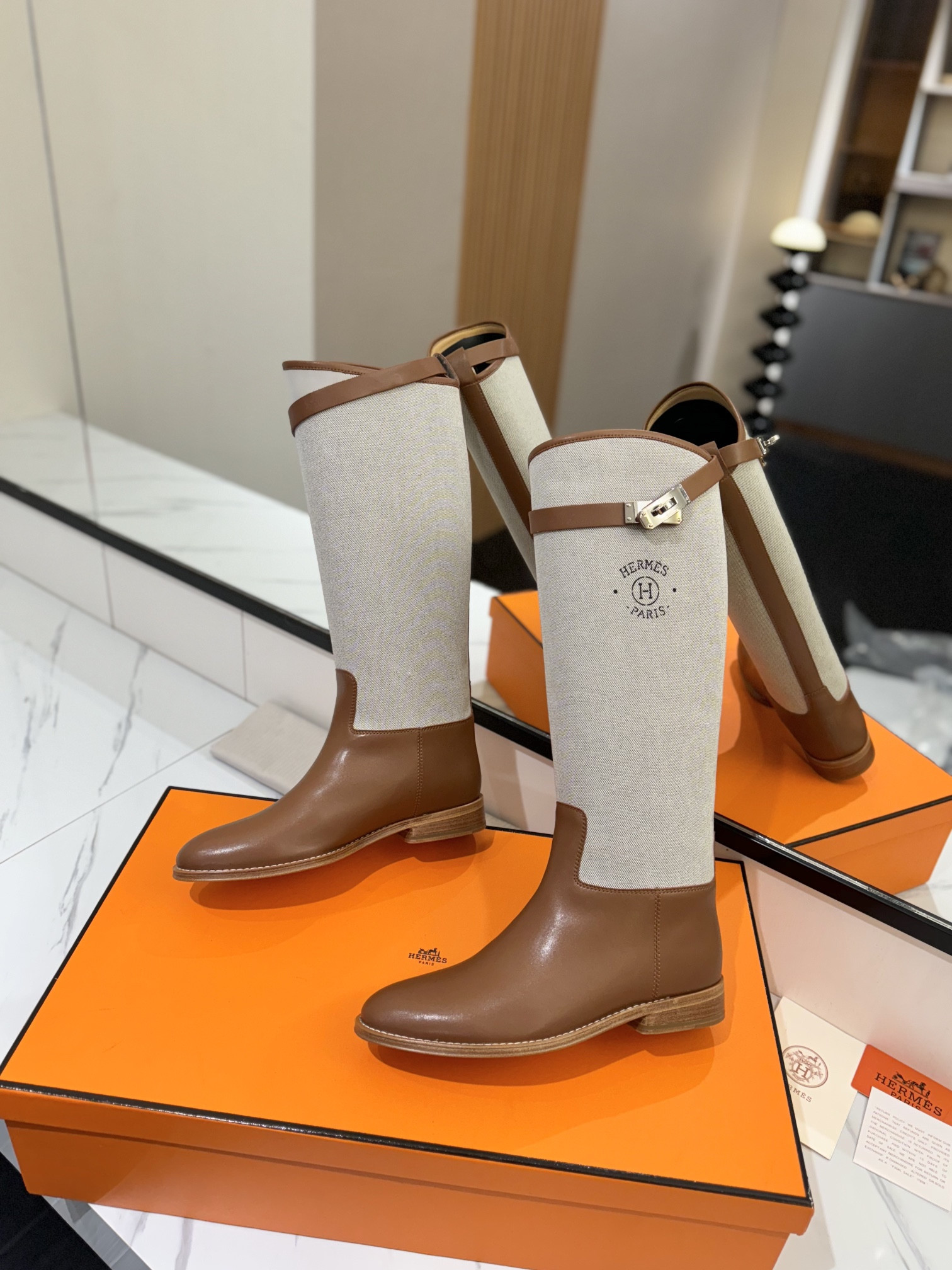 ua H**me5 jumping boots