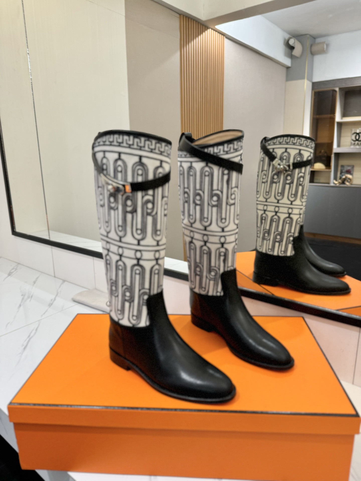 ua H**me5 jumping boots