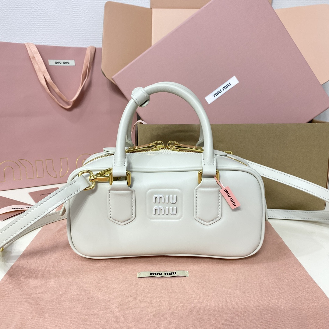 M1v M1v arcadie leather bag  10.5x22x7.5cm