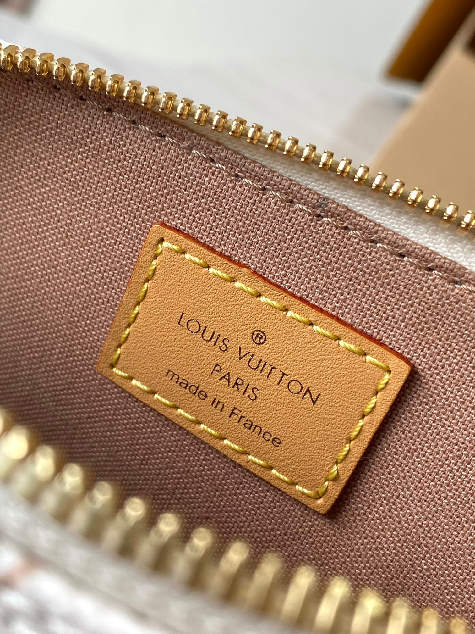 LV Nano Alma M46895 18x12x8cm