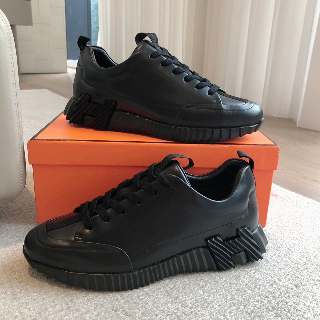 ua H**me5 bouncing sneaker
