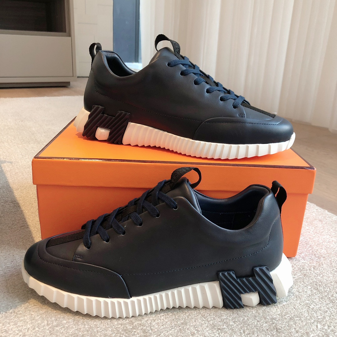 ua H**me5 bouncing sneaker