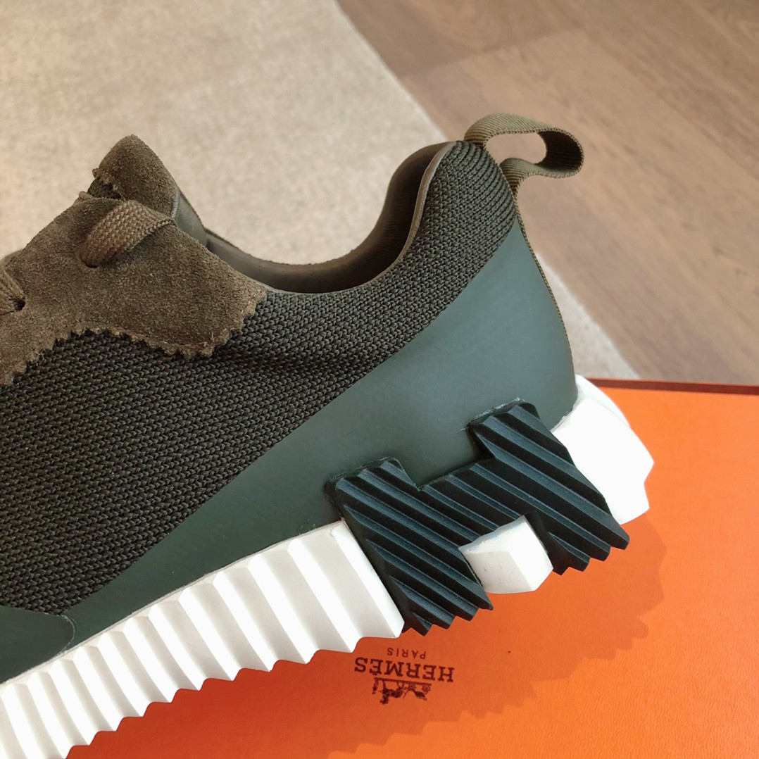 ua H**me5 bouncing sneaker