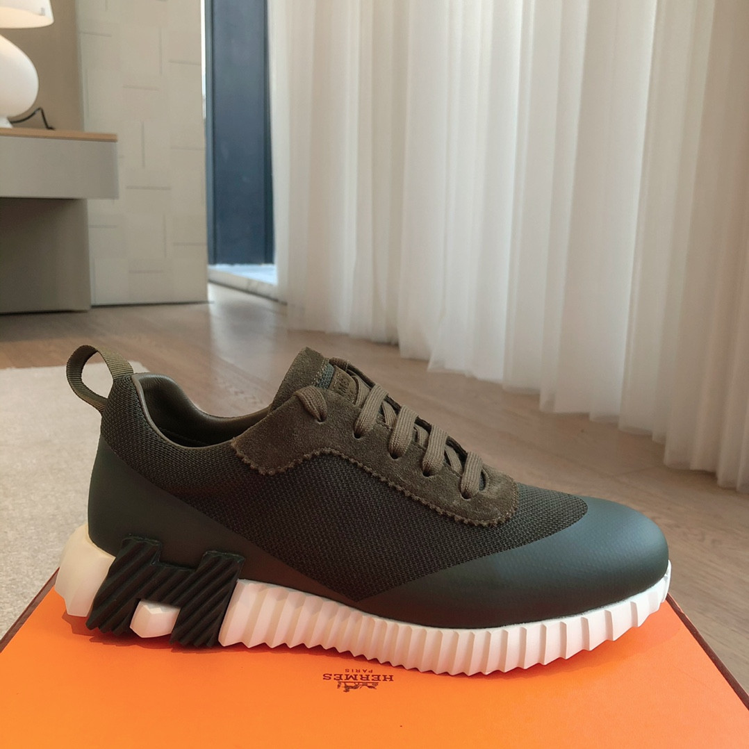 ua H**me5 bouncing sneaker