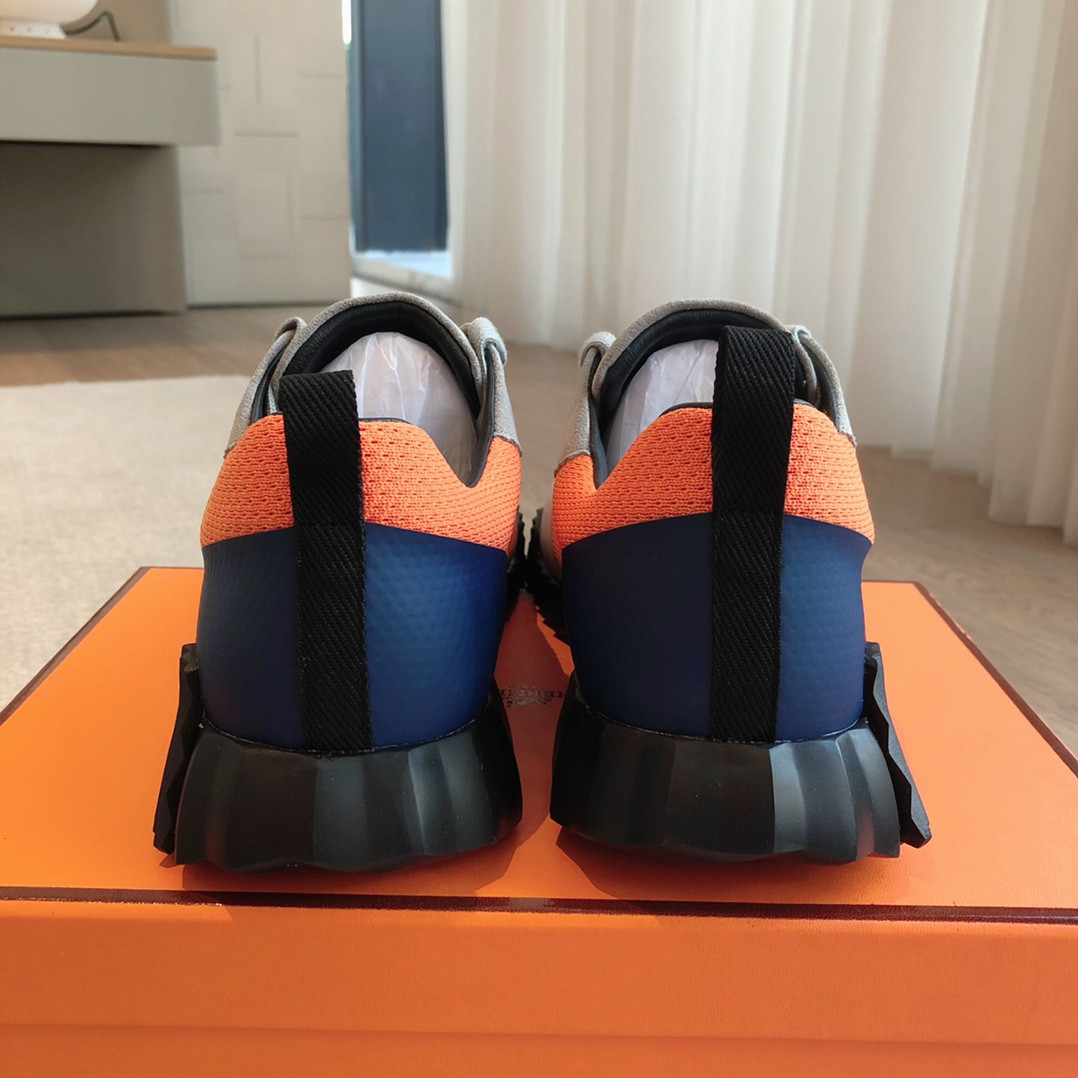 ua H**me5 bouncing sneaker
