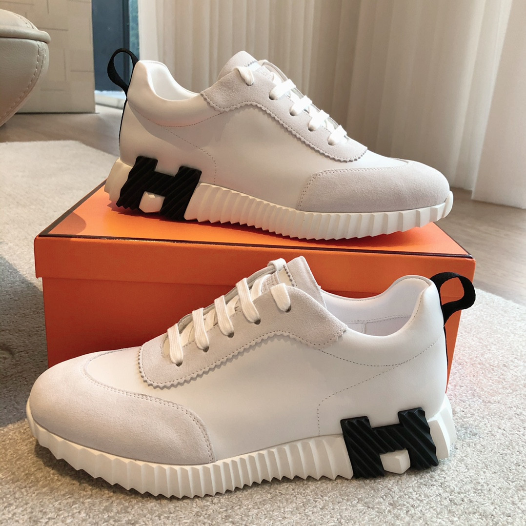 ua H**me5 bouncing sneaker