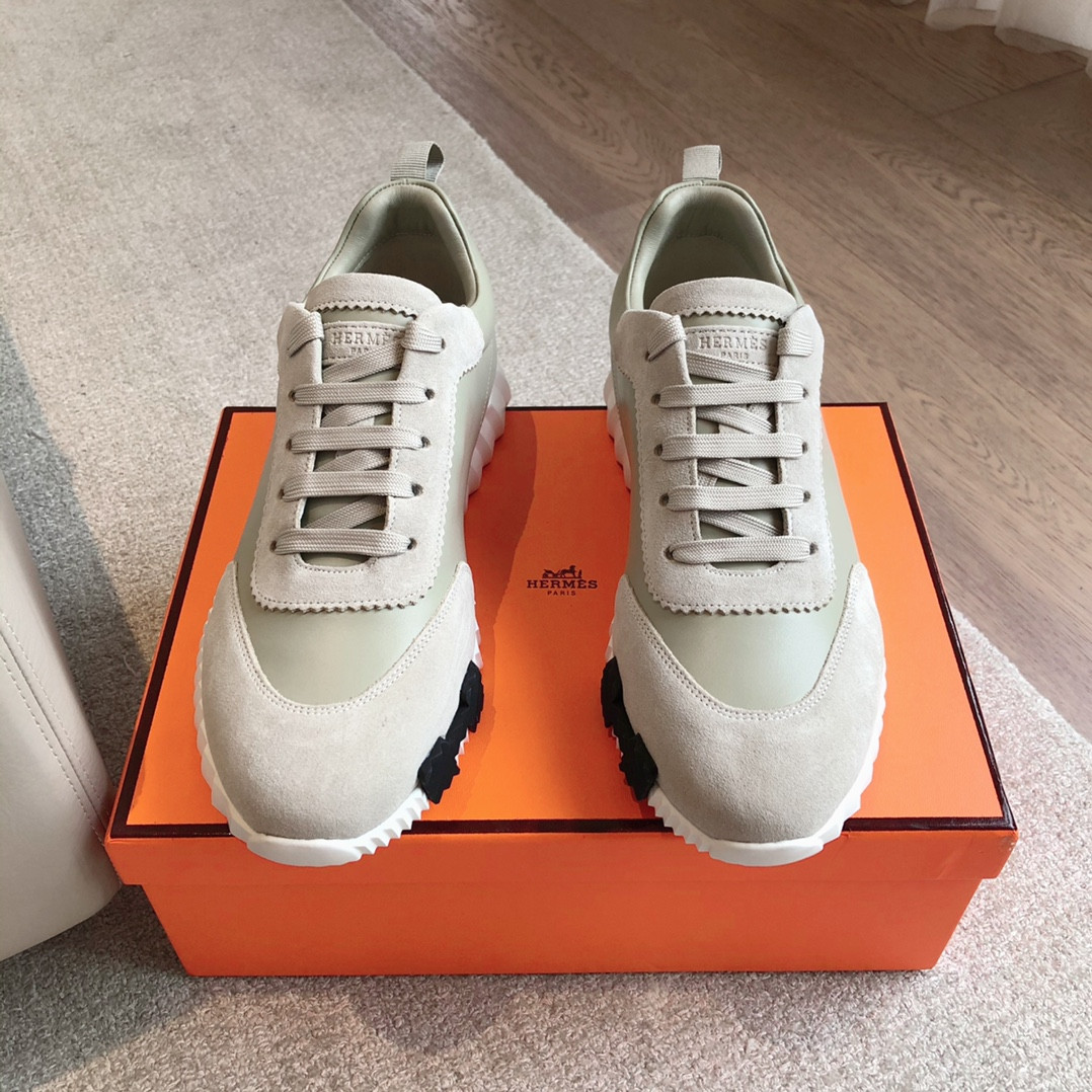 ua H**me5 bouncing sneaker