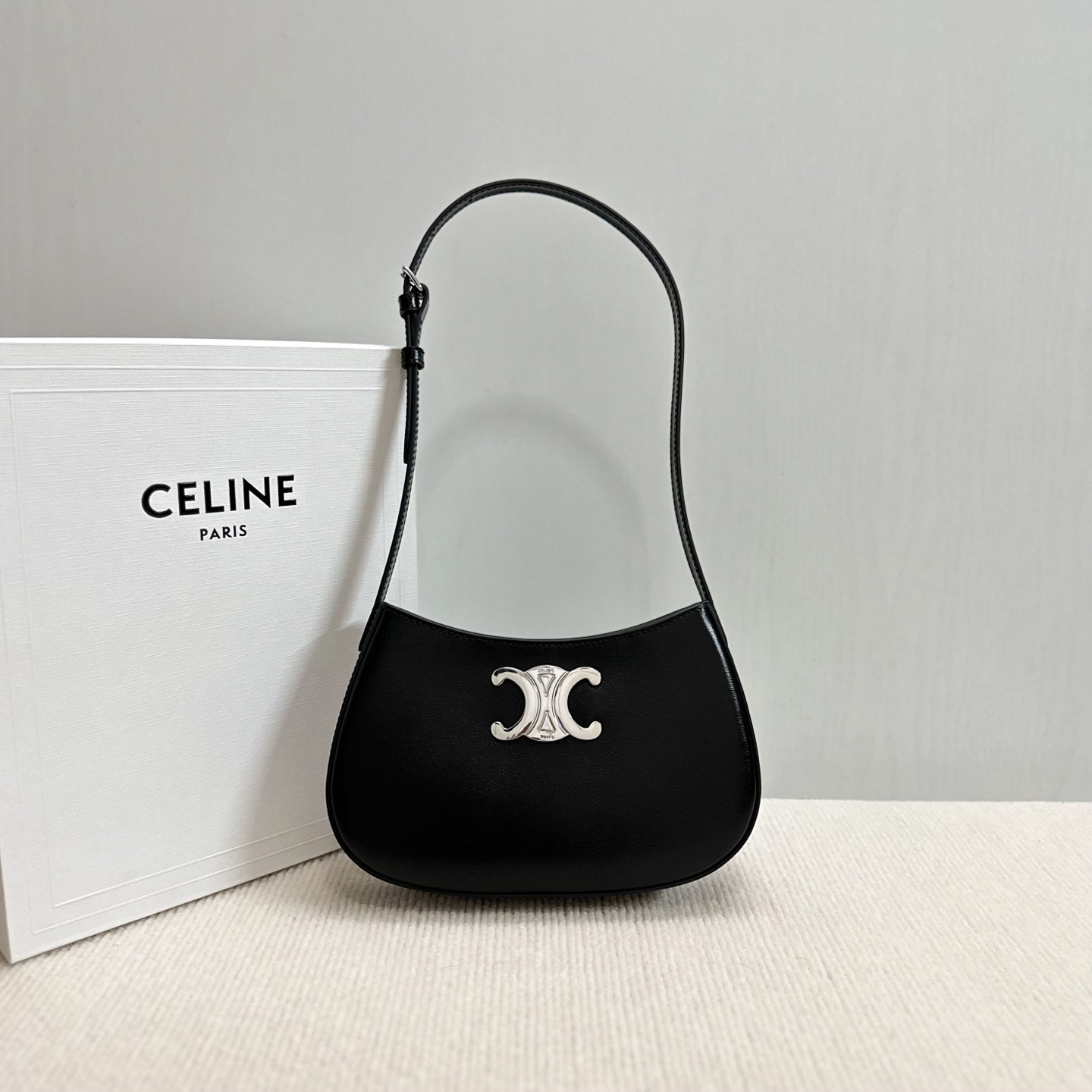 Ce**e medium tilly bag in shiny calfskin 22x13.5x4cm