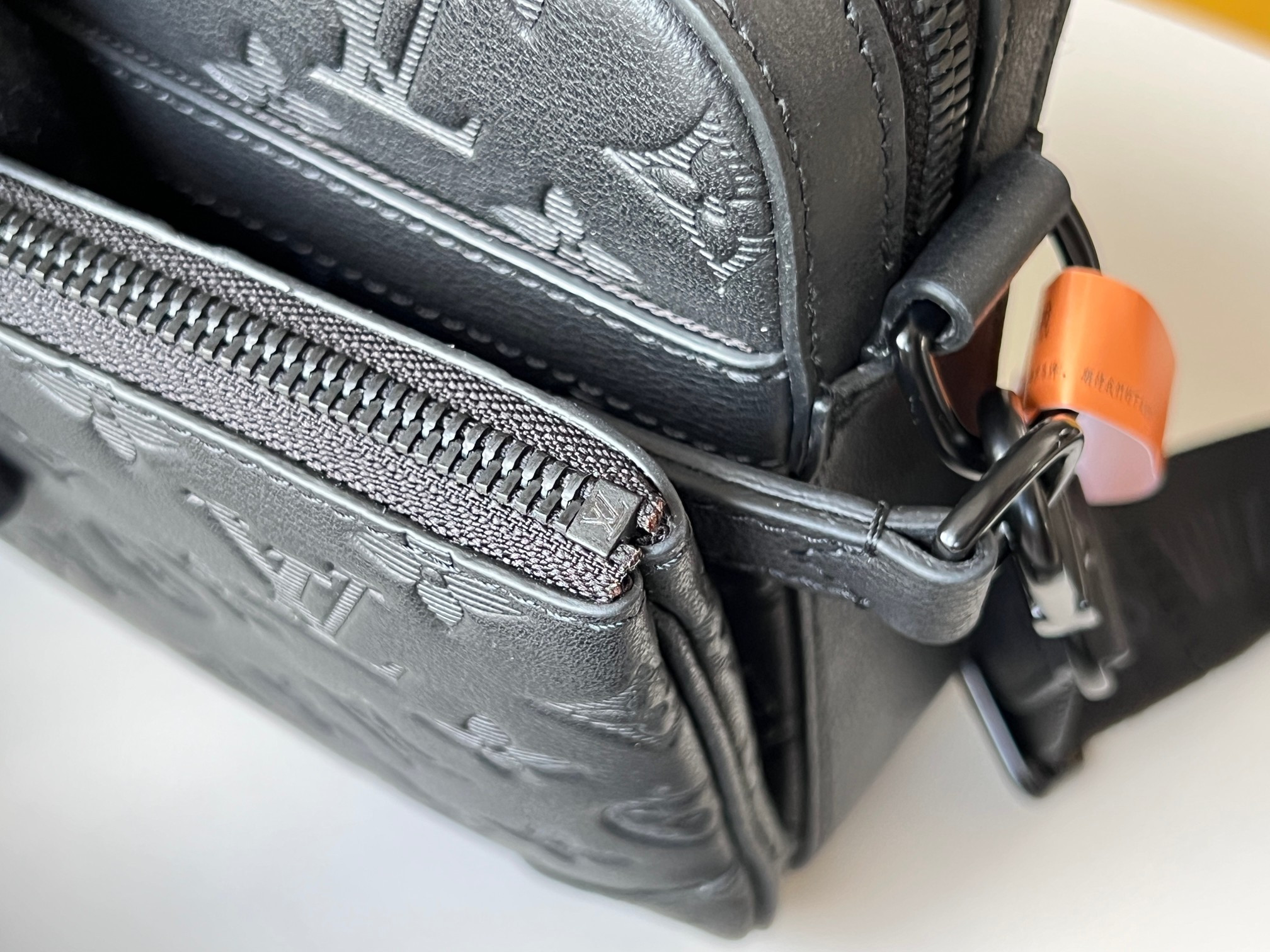 LV Trio Messenger M46602 25x18.5x7cm