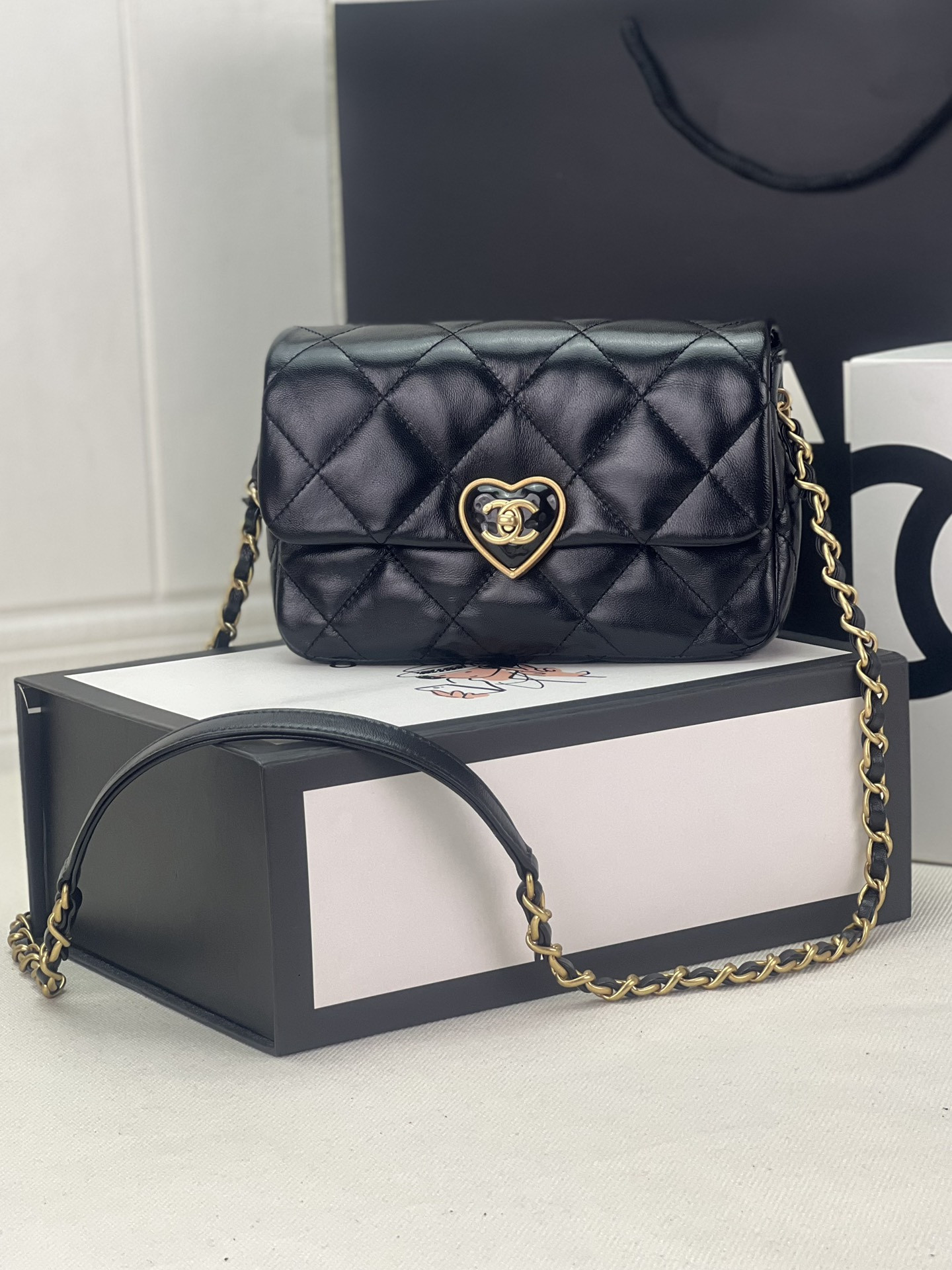 Ch*el flap handbag cf 21x14x6cm
