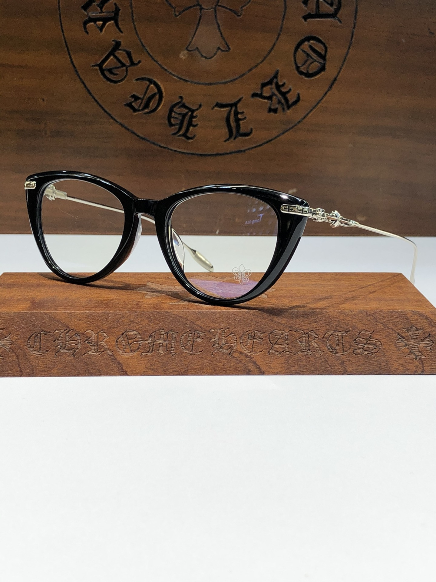 Ch**me He**ts glasses ch8228