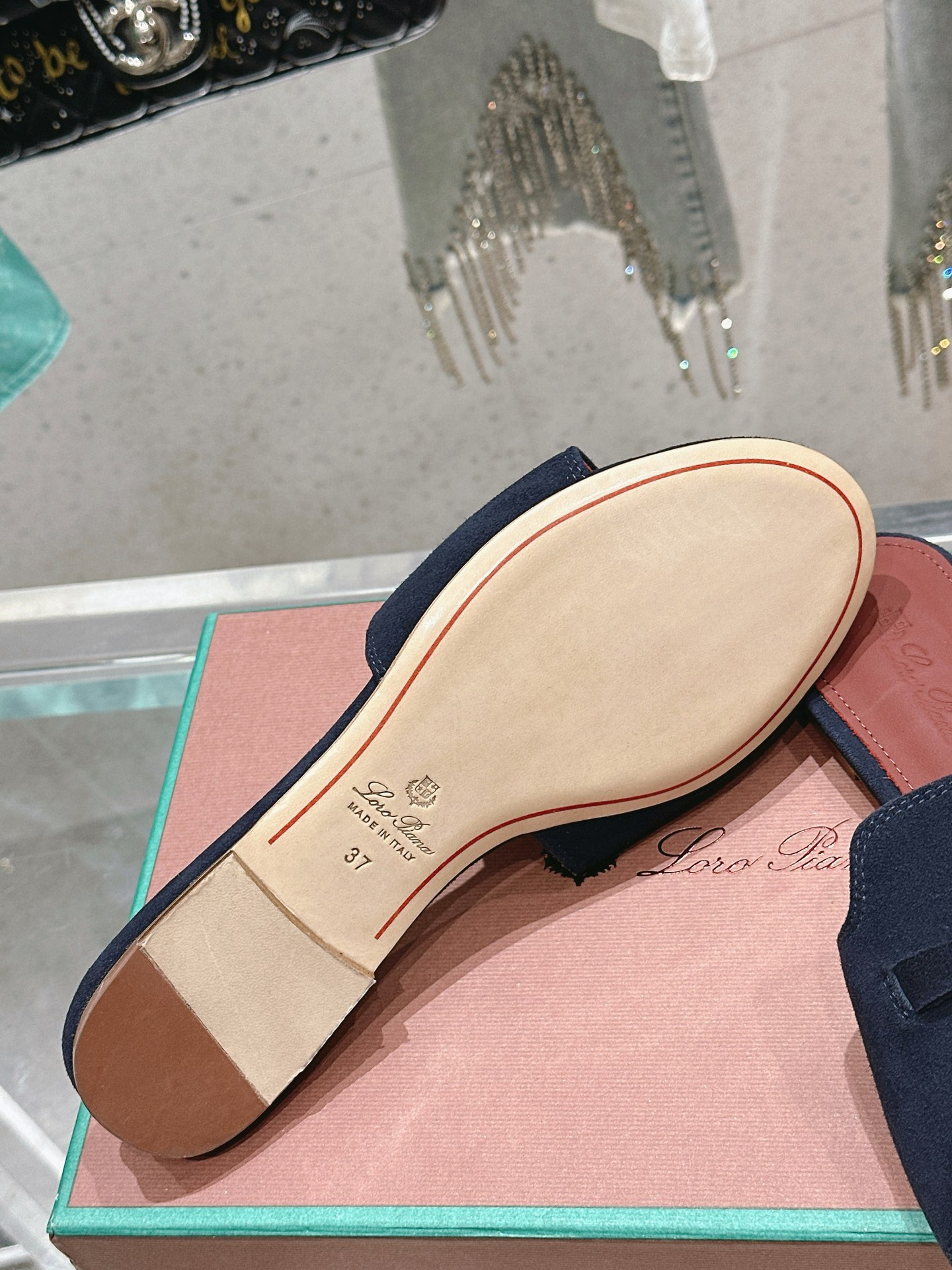 ua L**o p*ana summer charms sandal