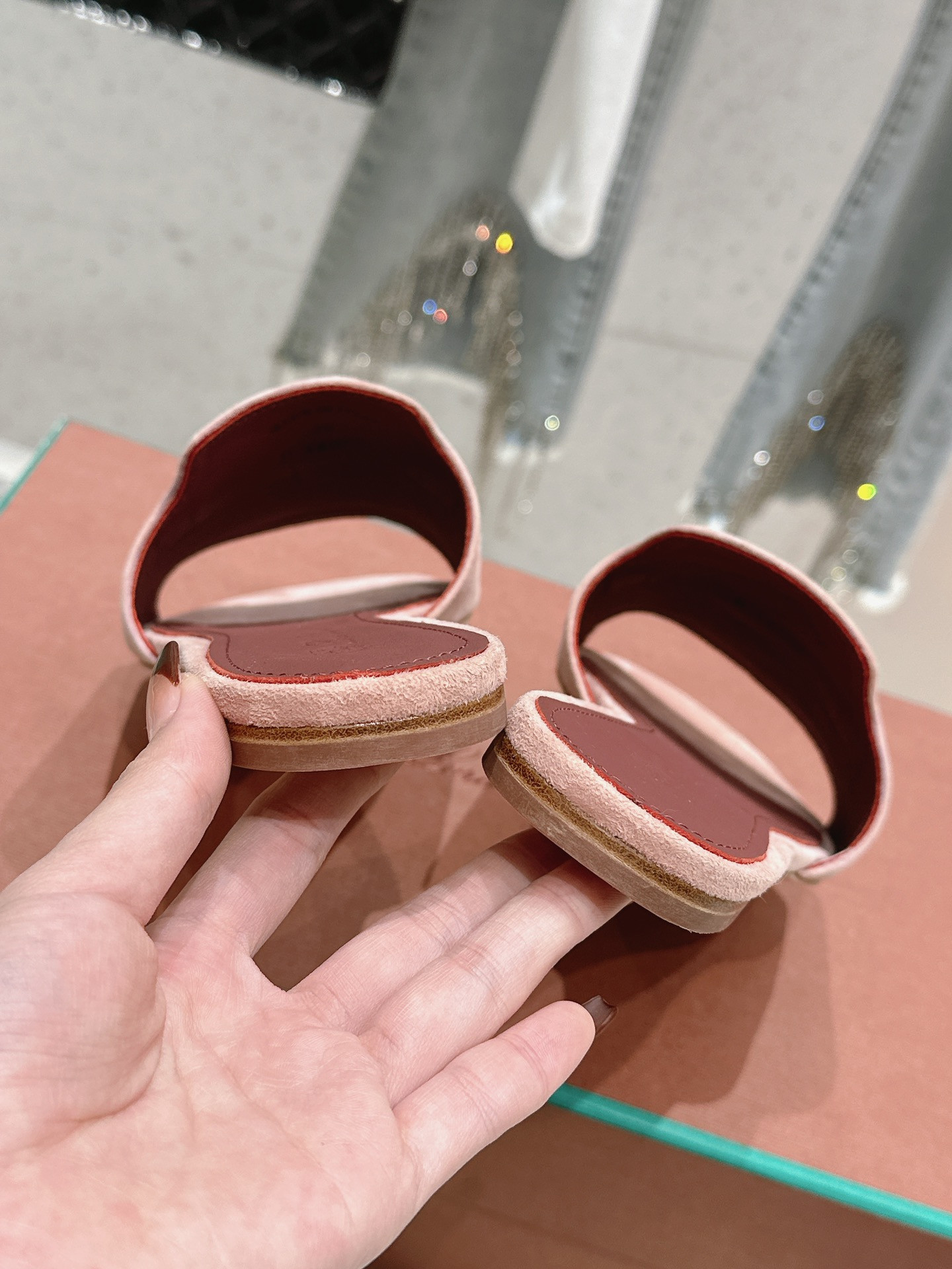 ua L**o p*ana summer charms sandal