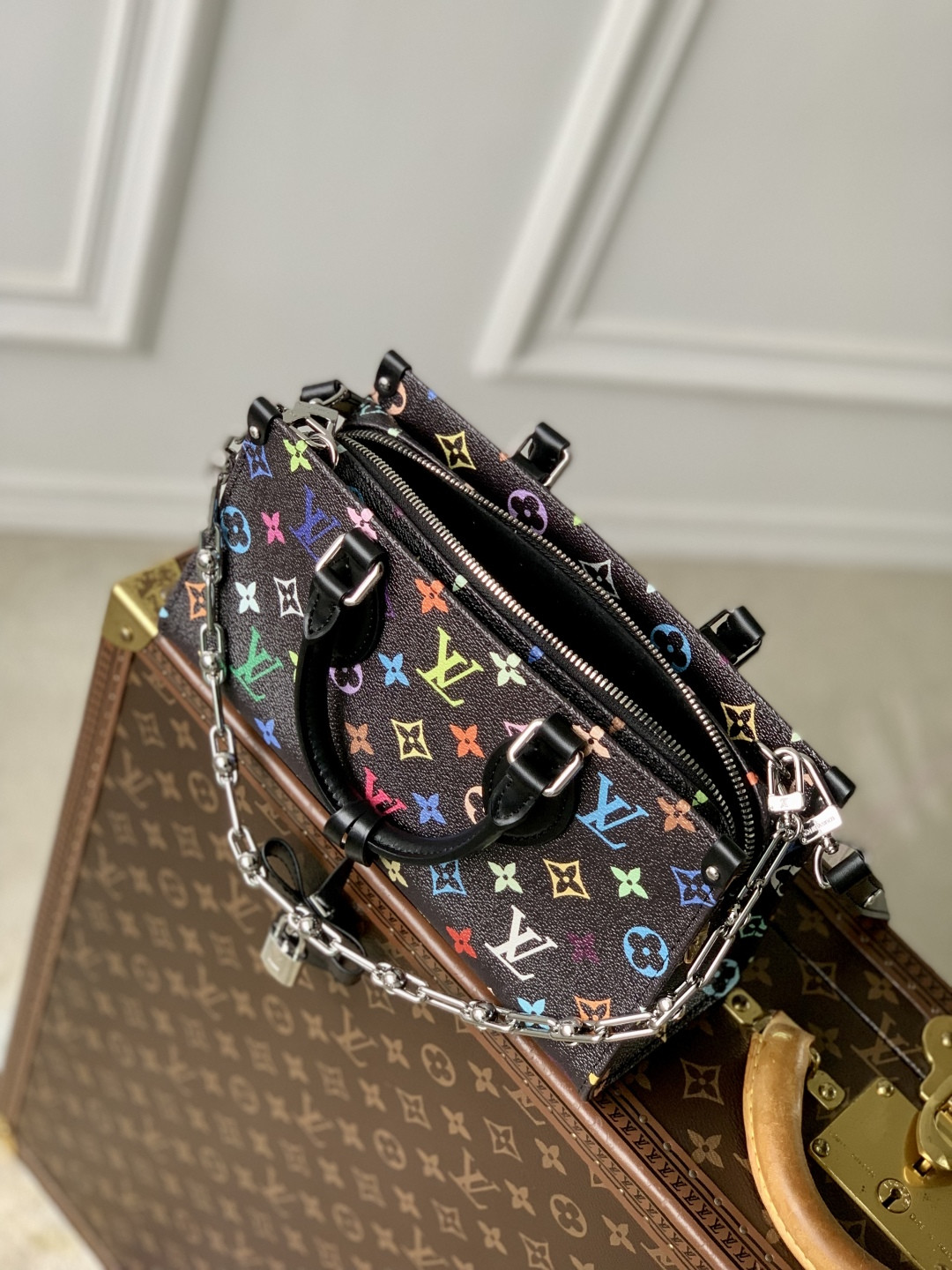 LV x TM OnTheGo East West Chain M13260 25x13x10cm