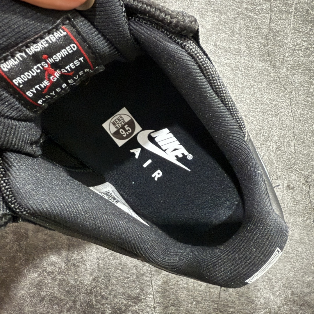 UA Air Jordan 11 Low Bred