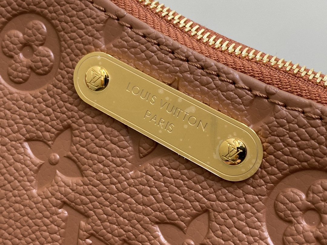 LV Liv Pochette M11916  24.3×13.5×6.5cm
