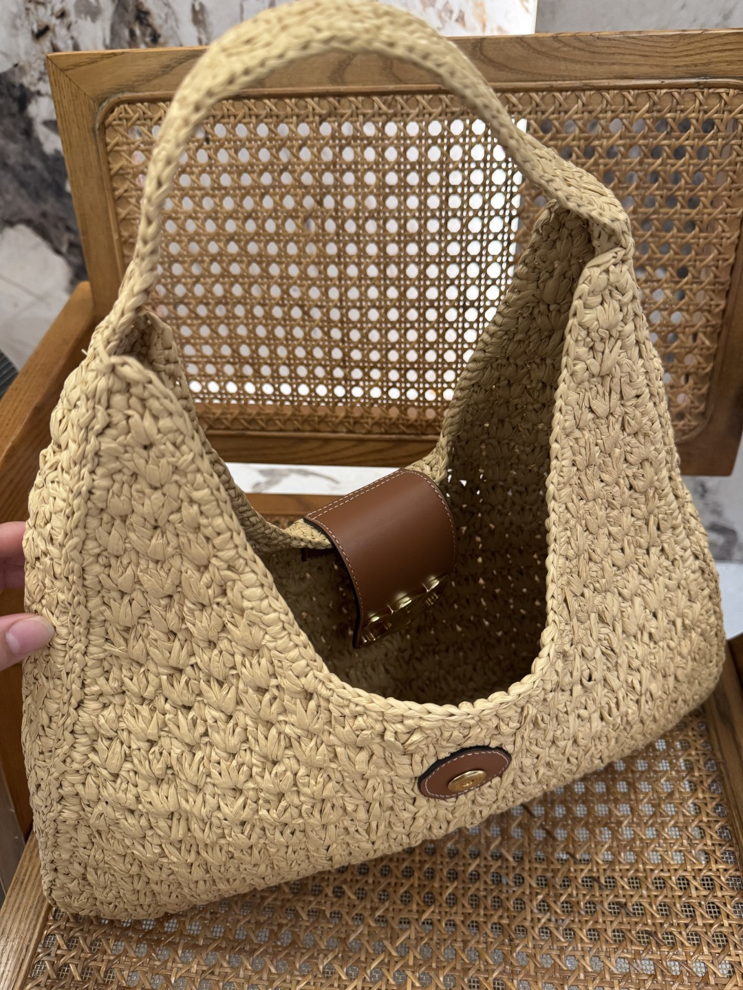 Ce**e cabas triangle in raffia and calfskin 45 x 23 x 6cm