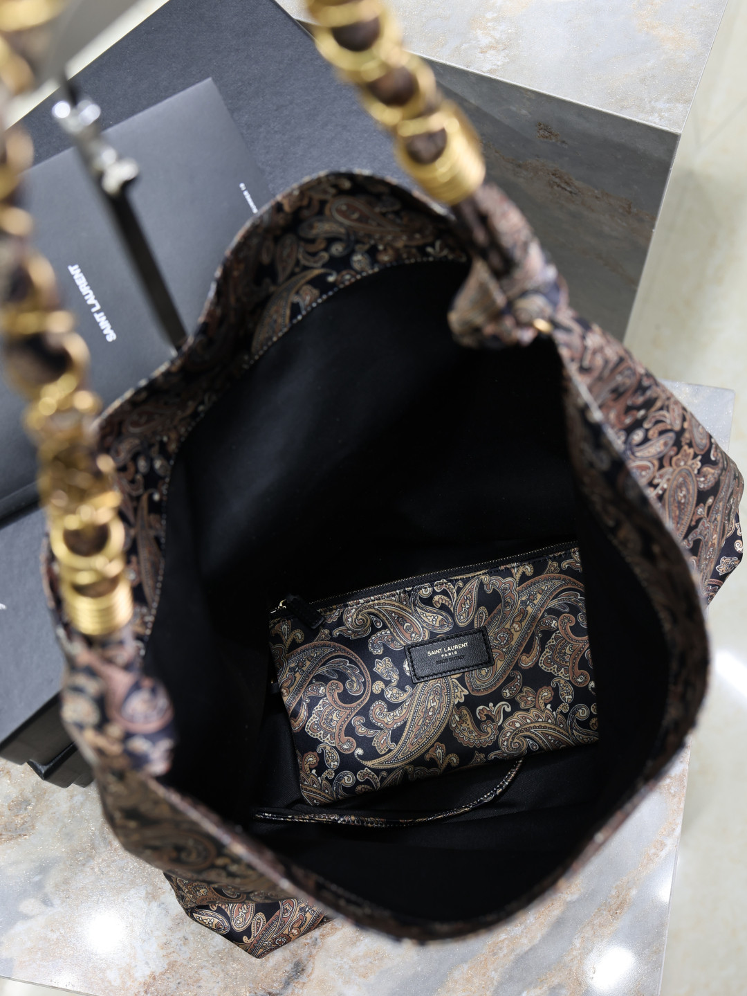 Y*L amalia (silk twill) 42x50x1cm