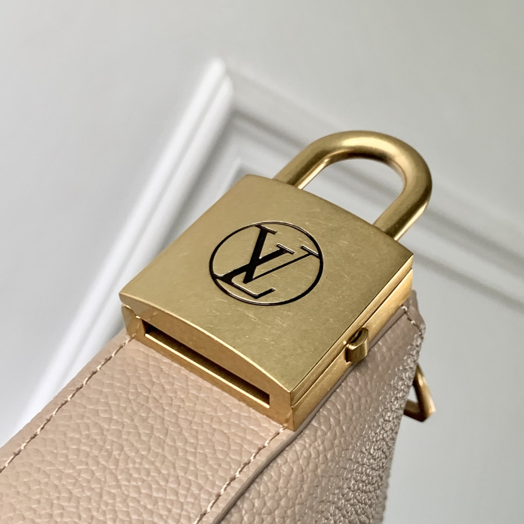 LV Low Key Cookie MM M14635 32x26x5cm
