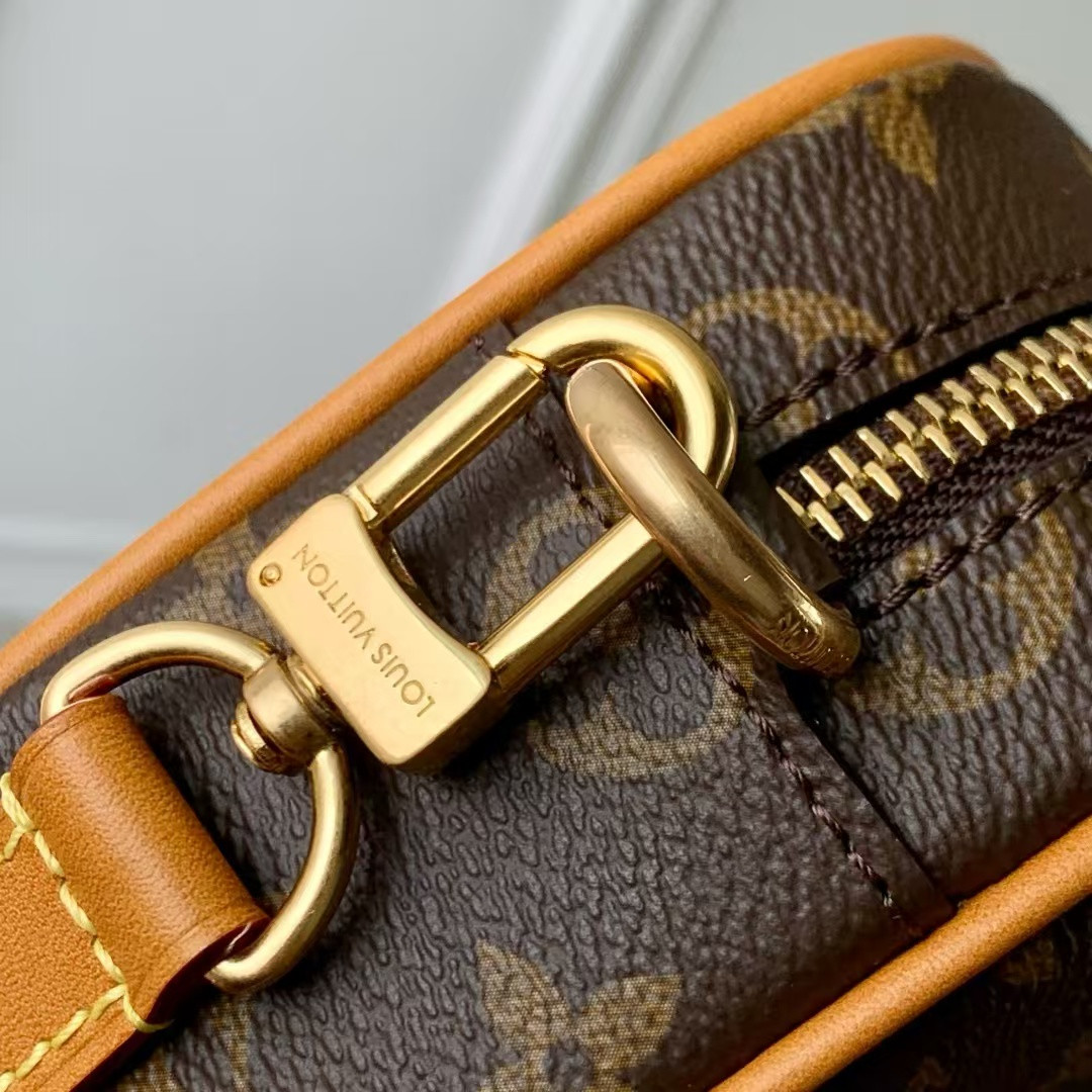LV Trocadéro Wearable Wallet M14058 20x13x6.5cm