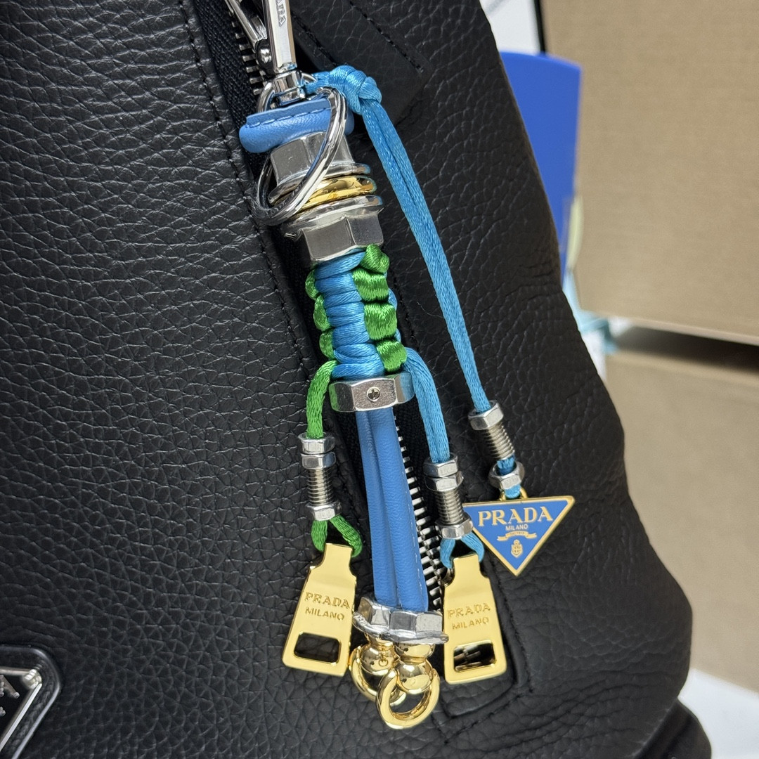 Pra*a cross leather bag 47.5x26.5x10cm