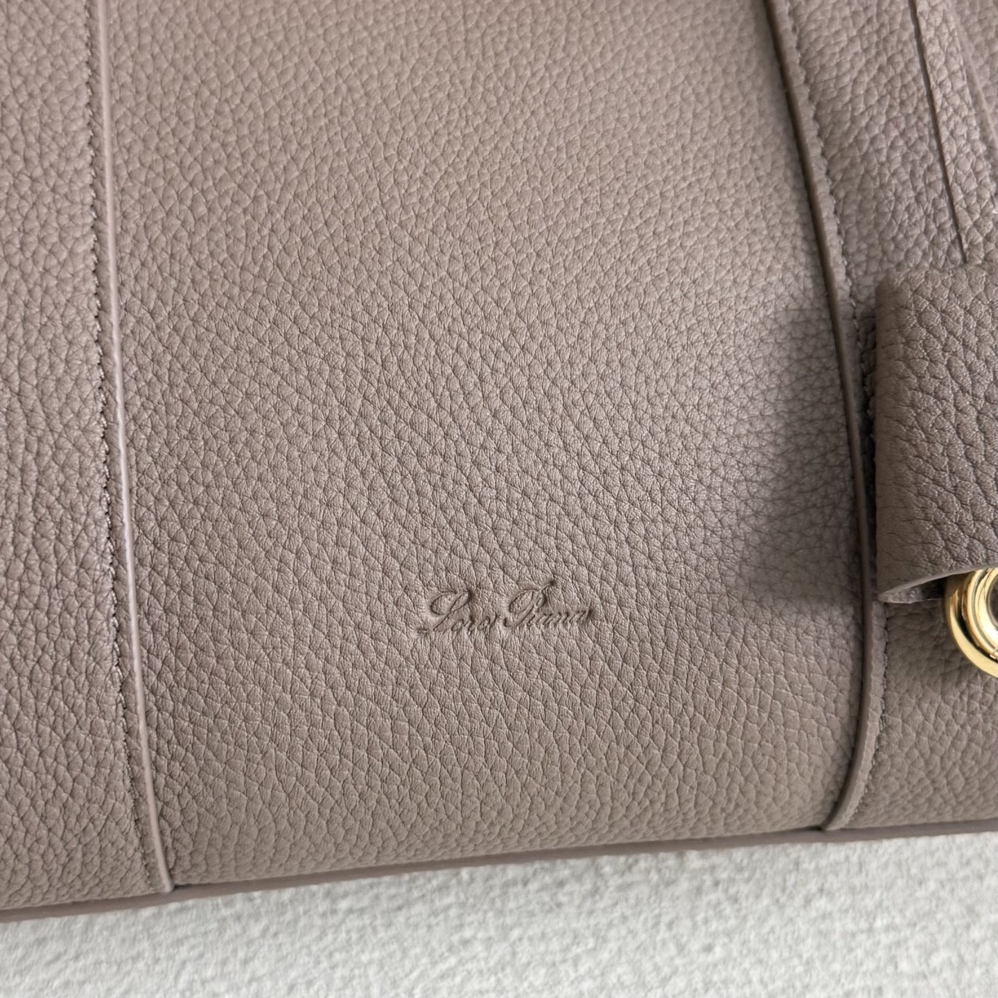 L**o p*ana loom l25 calfskin 25x18x12.5cm