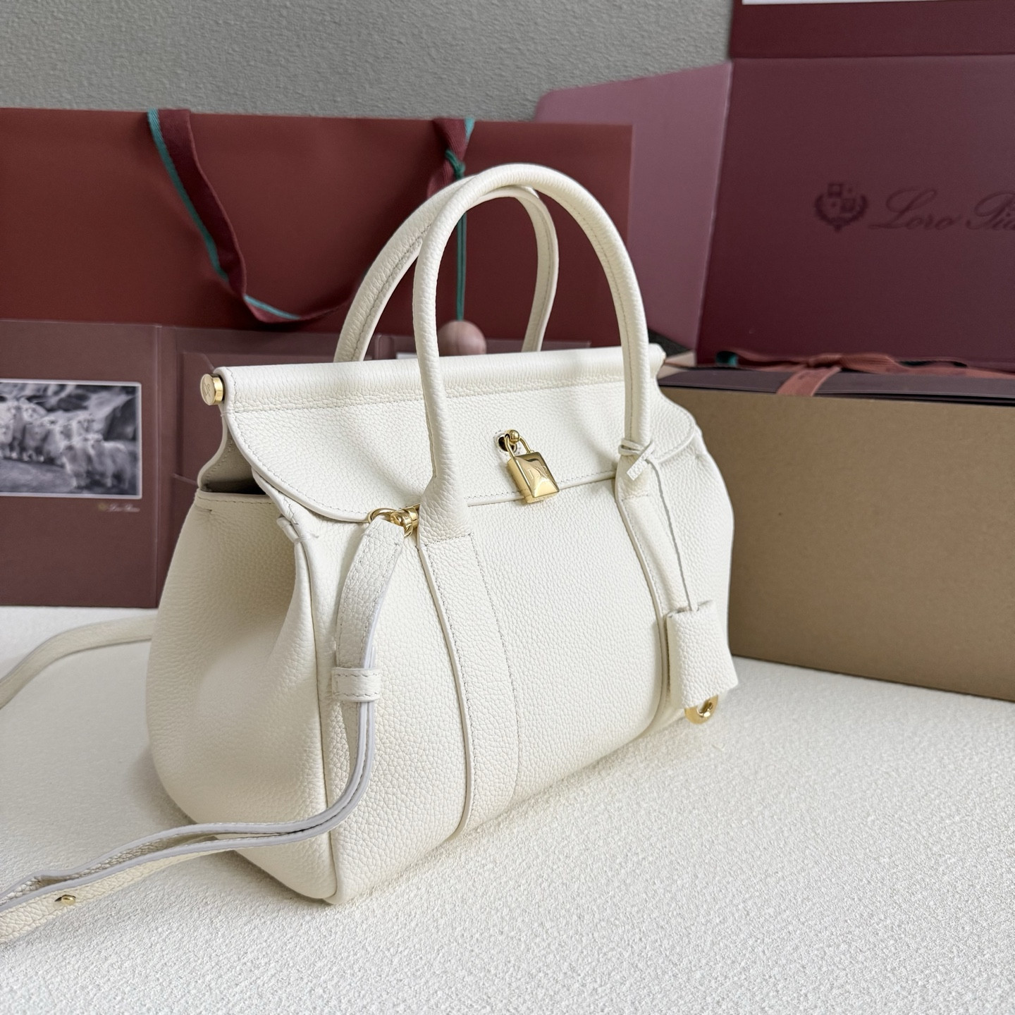 L**o p*ana loom l25 calfskin 25x18x12.5cm